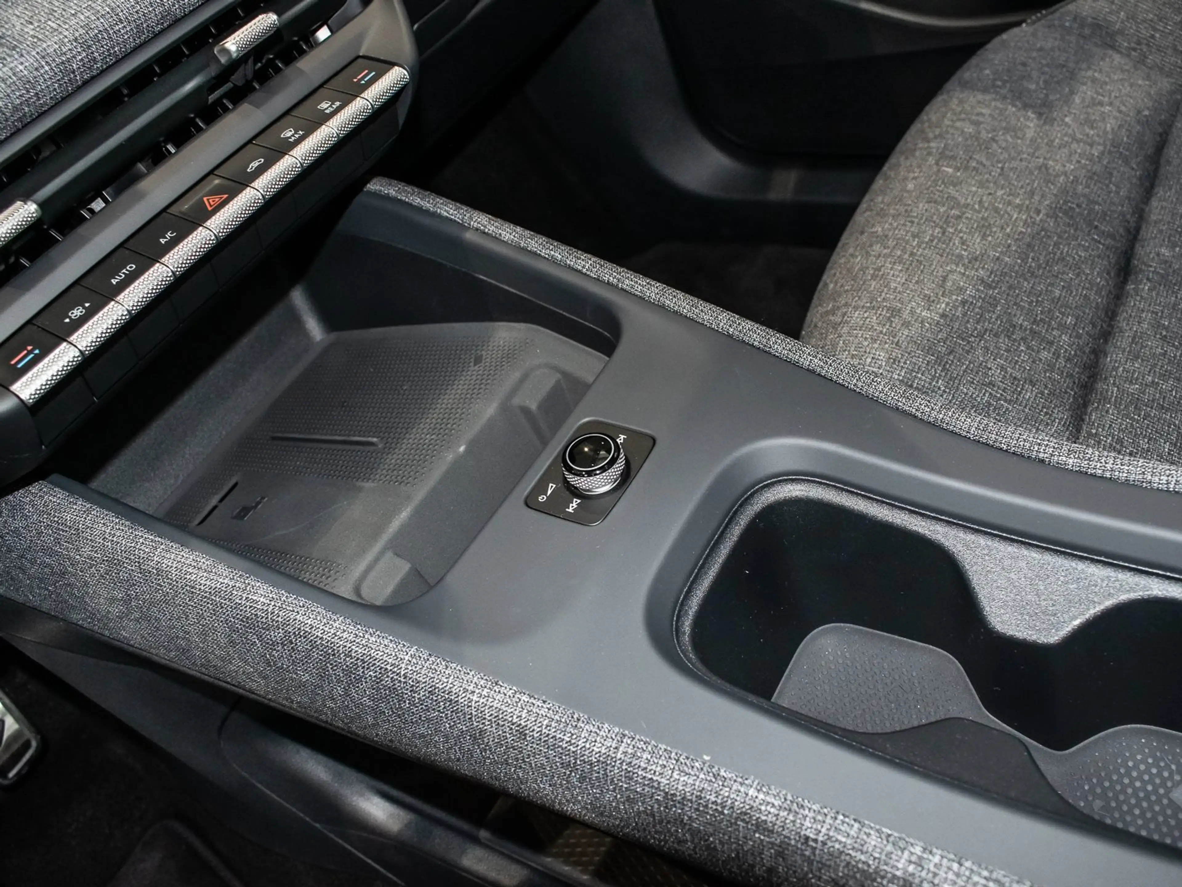Volkswagen ID. Polo Style 52 kWh 1-Gang-Automatik 360/LED/SD — photo 15