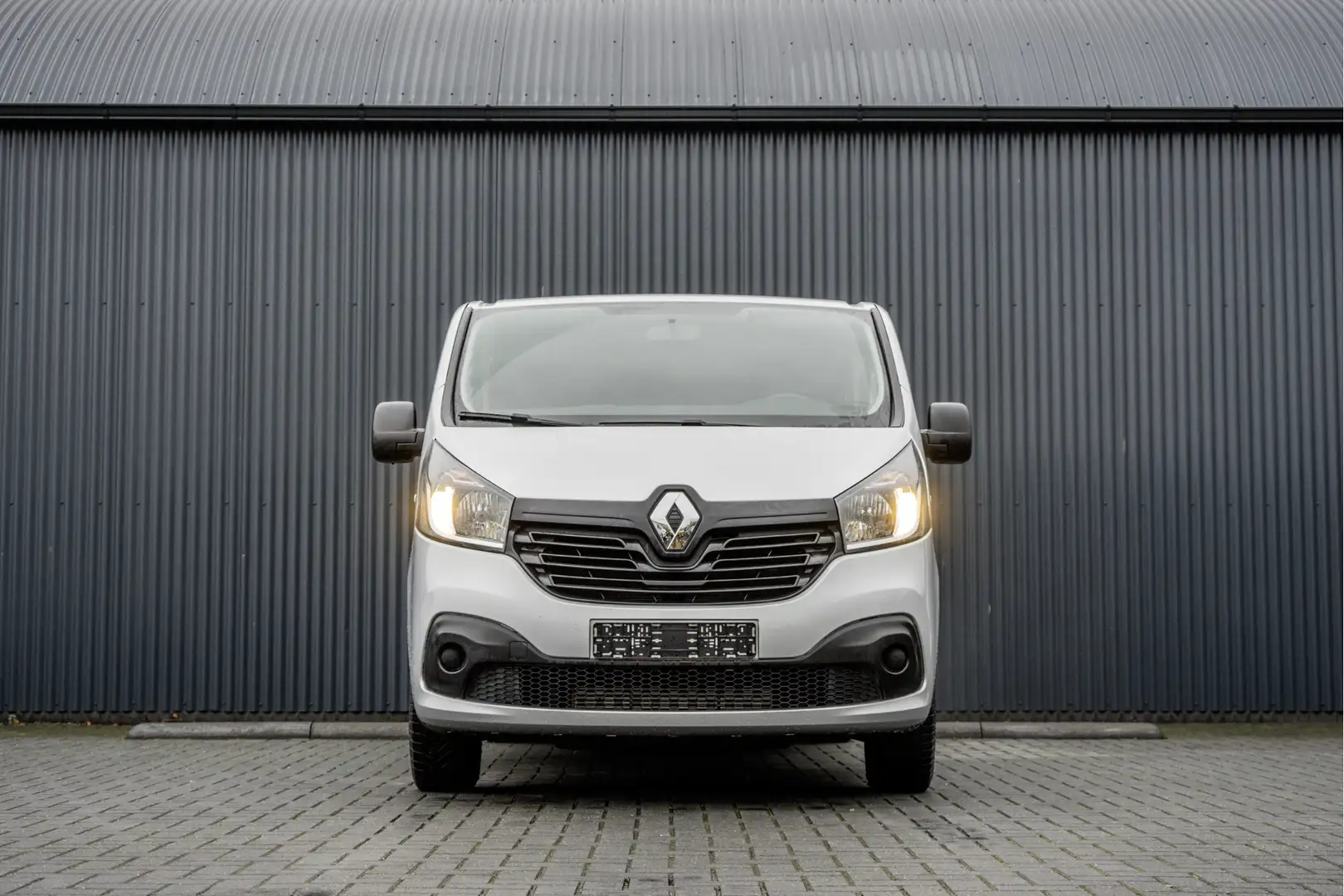Renault Trafic Passenger **1.6 dCi 9-Pers L2H1 | Incl. BPM, BTW v Zilver - 2