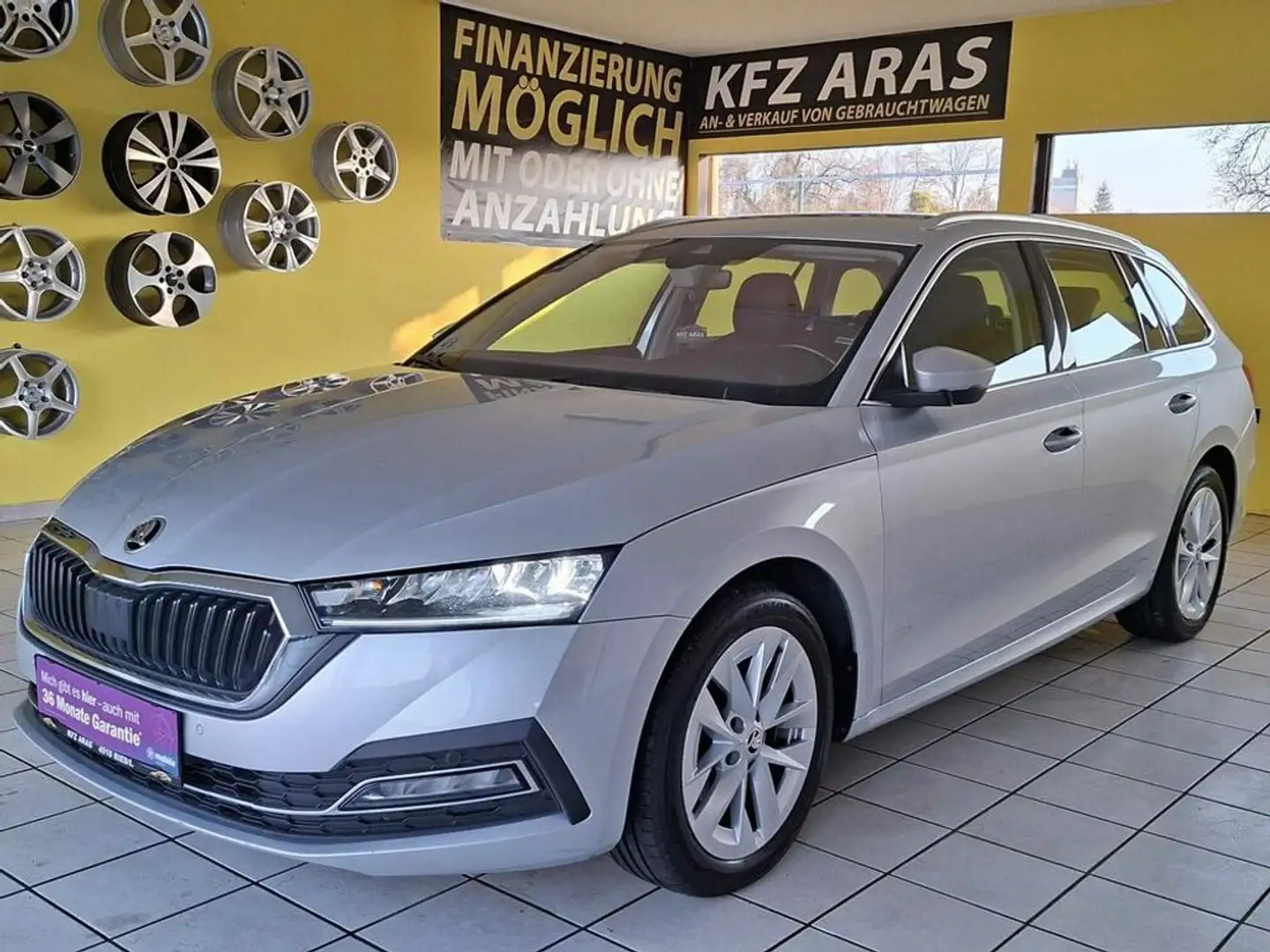 Skoda Octavia Style 1.BESITZ, RFK, AHK, PDC, NAVI,SITZH. Silber - 1