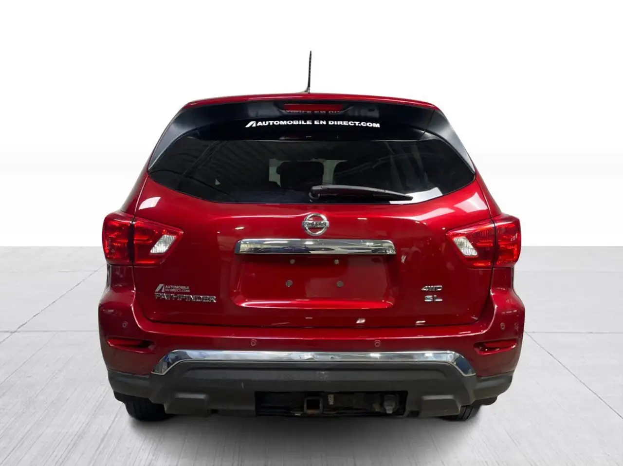 Nissan Pathfinder снимка Nissan Pathfinder