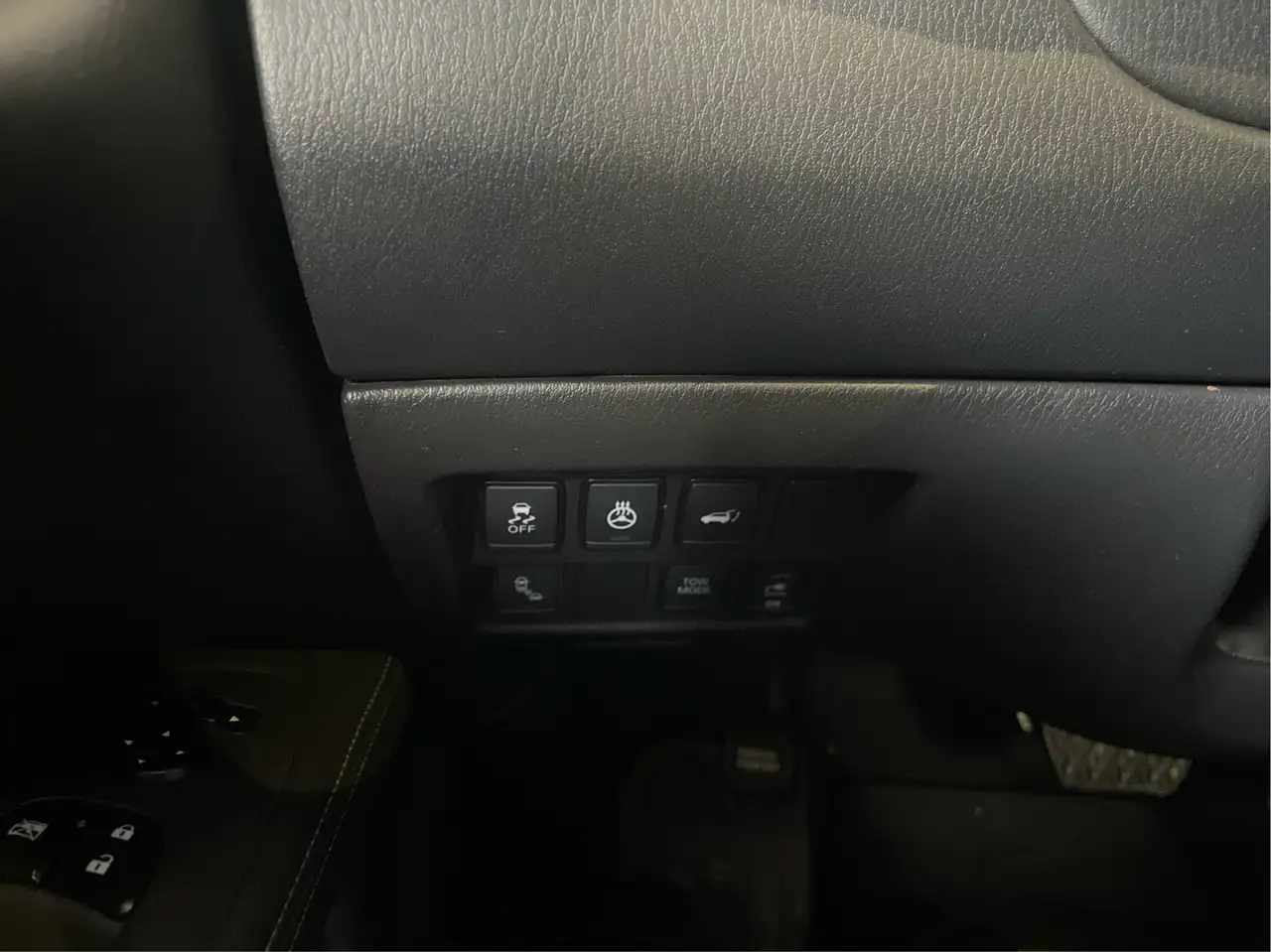 Nissan Pathfinder снимка Nissan Pathfinder