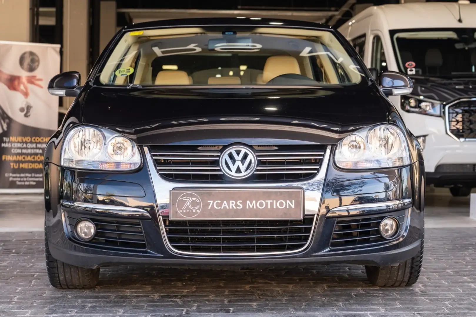 Volkswagen Jetta 2.0TDI Advance Negro - 2