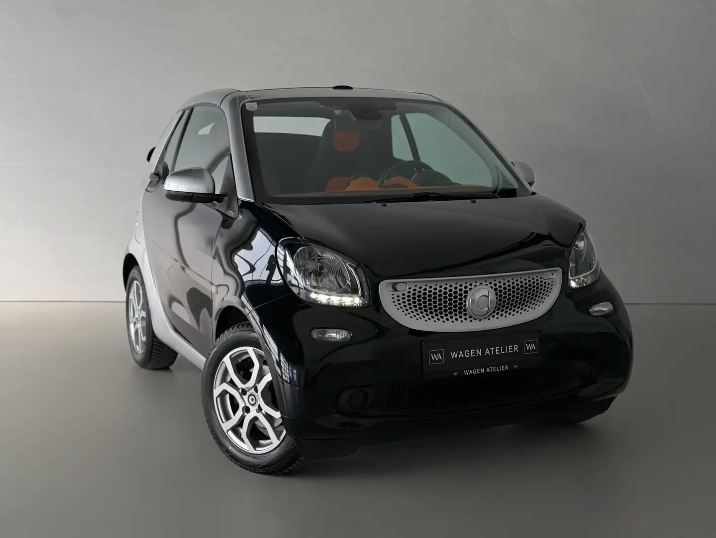 smart forTwo Cabrio Schwarz - 2