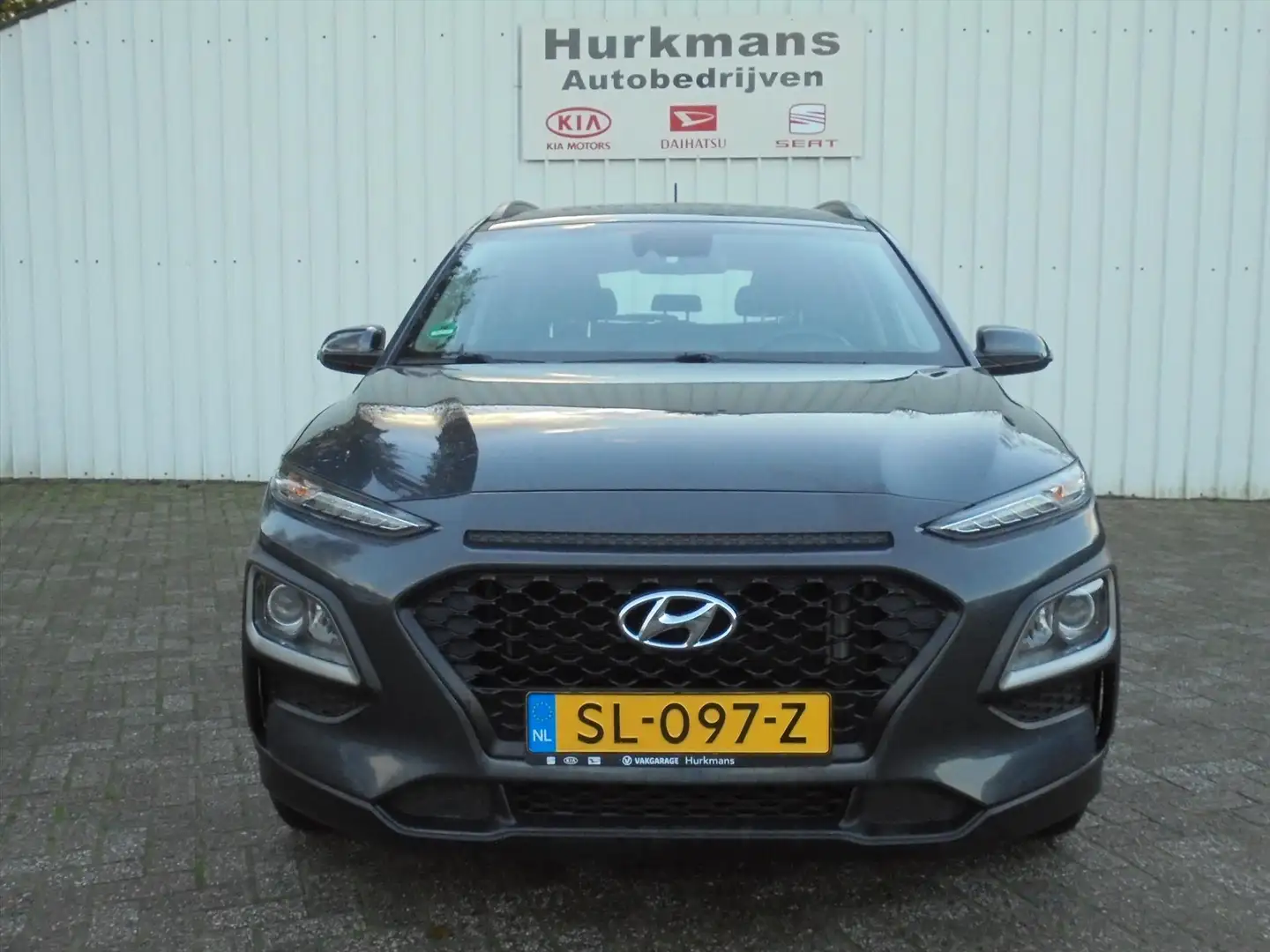 Hyundai KONA 1.0 T-GDI 120PK NL-AUTO 1e EIG COMFORTPLUS Grijs - 2