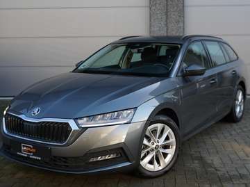 1.4TSI iV DSG !10.500 km! * CRUISE /CARPLAY/ PDC *