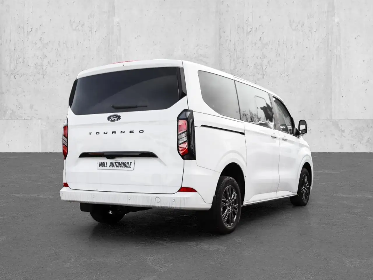 Ford Tourneo Custom Titanium L1 170PS Auto. Standheizung Leder 2