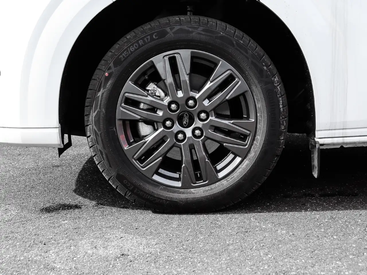 Ford Tourneo Custom Titanium L1 170PS Auto. Standheizung Leder 3