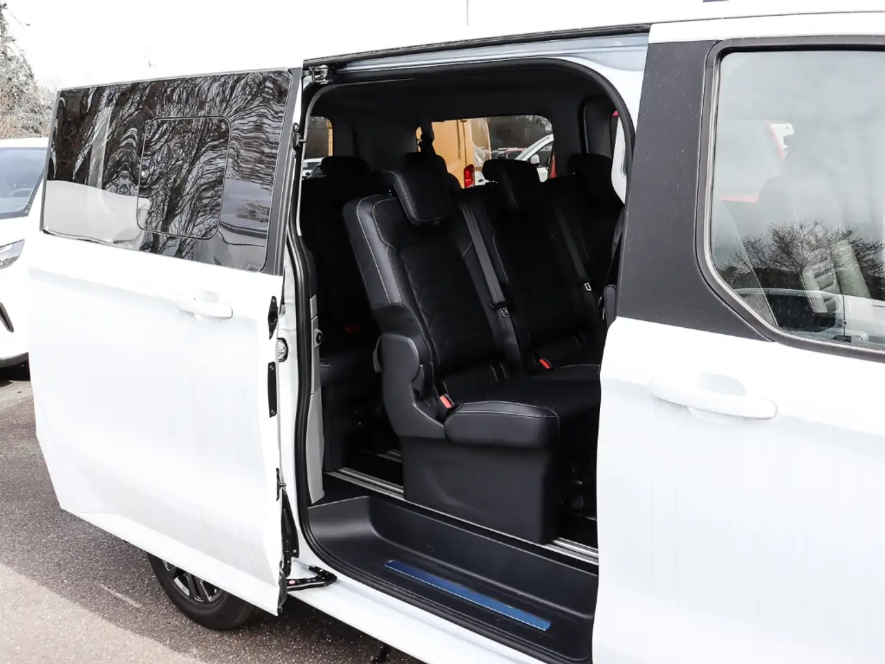 Ford Tourneo Custom Titanium L1 170PS Auto. Standheizung Leder 15
