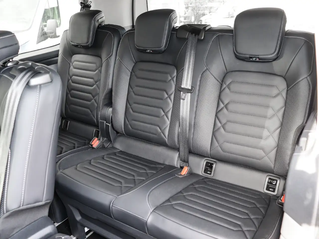 Ford Tourneo Custom Titanium L1 170PS Auto. Standheizung Leder 14