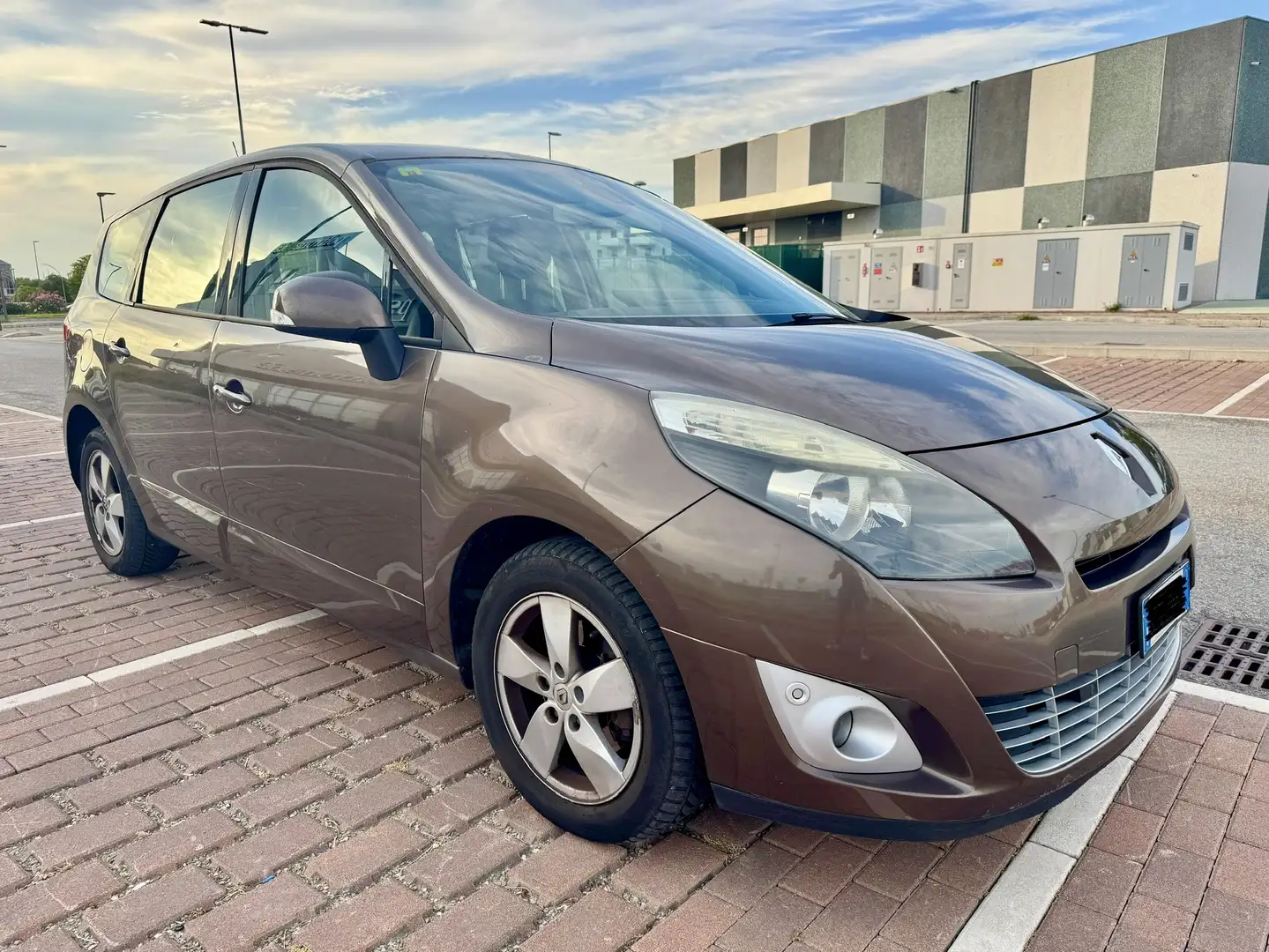 Renault Scenic 1.5 dci Dynamique c/TomTom - 2