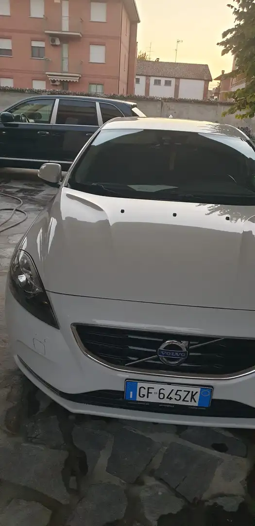 Volvo V40 II 1.6 R-design Momentum FullOptional-Neopatentati Blanc - 2