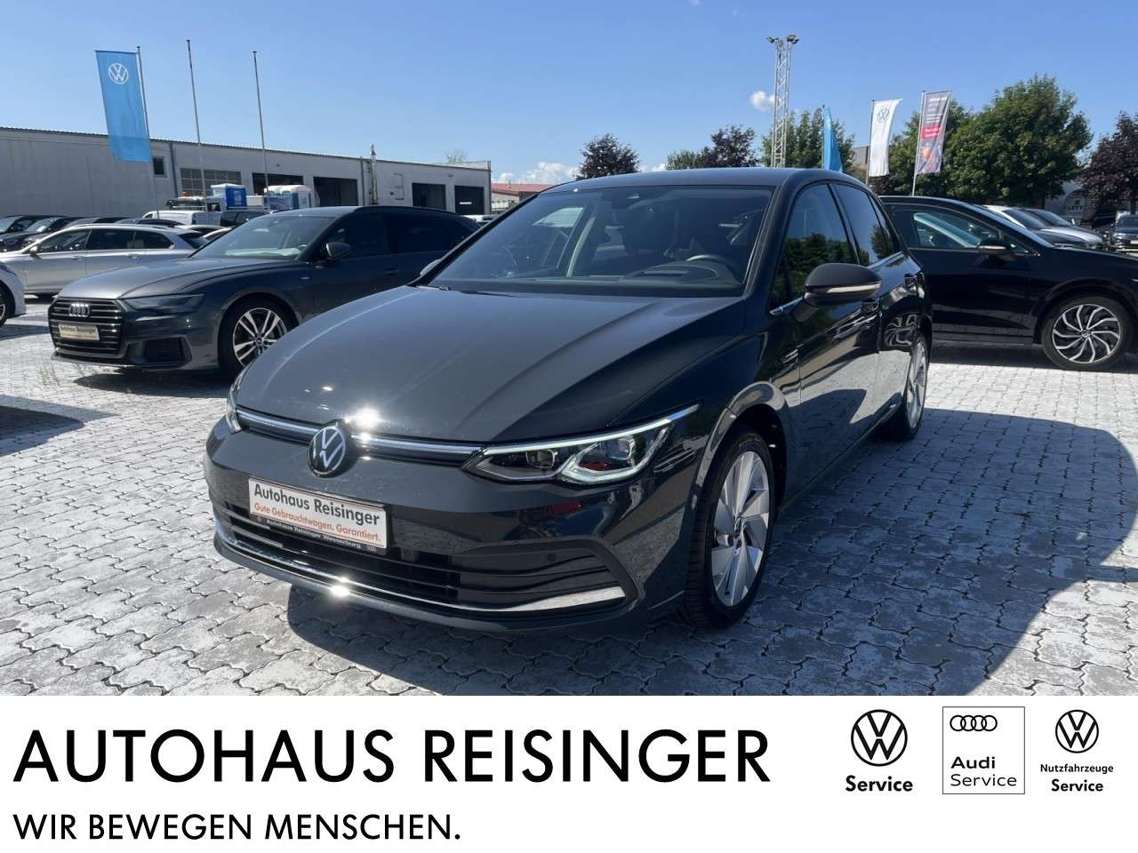 Volkswagen Golf 2023 — VIII 1.5 TSI Style (LEDPlus+NAVI+APP+ACC+HeadUp+Re