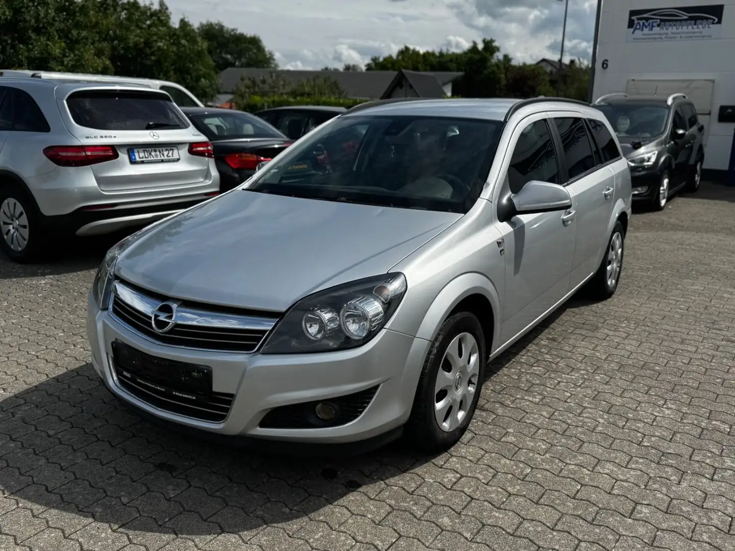 Opel Astra H Caravan Edition "111 Jahre" Silber - 1