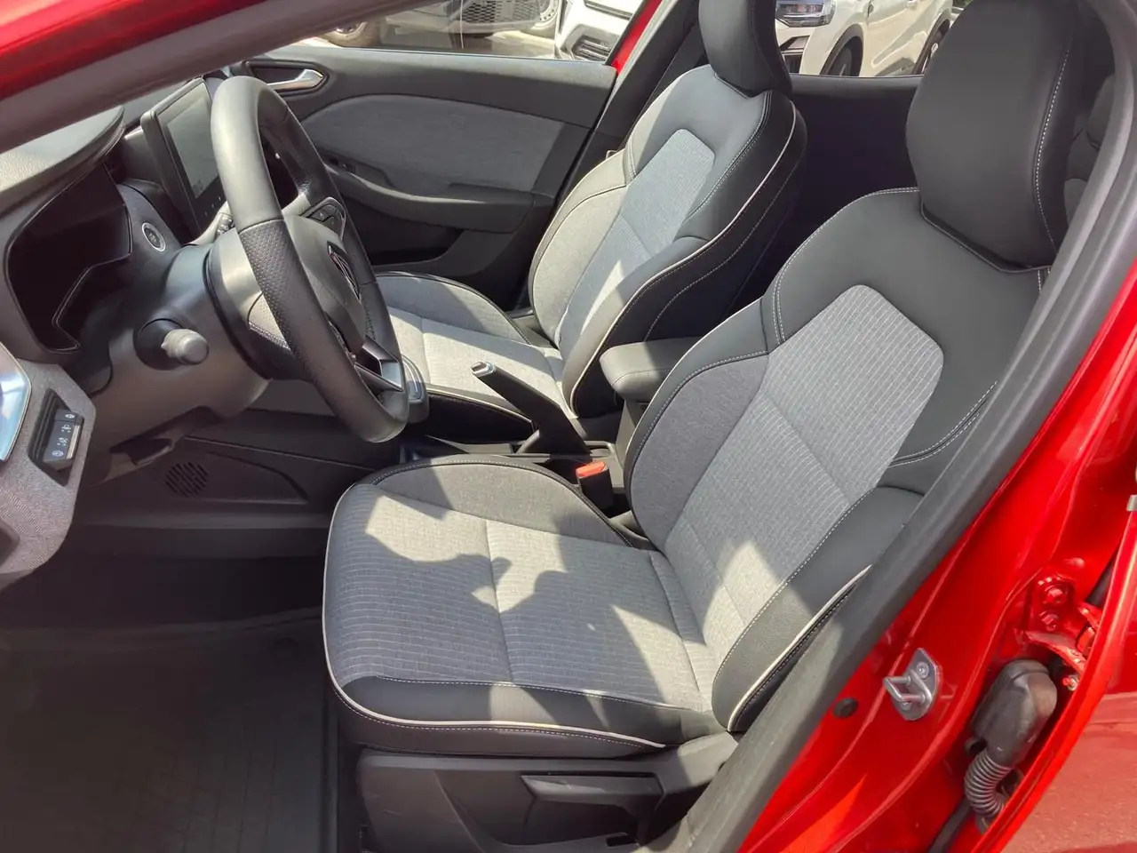 Renault Clio Techno TCe 90 garantie tot 26.06.2029, миниатюра 16