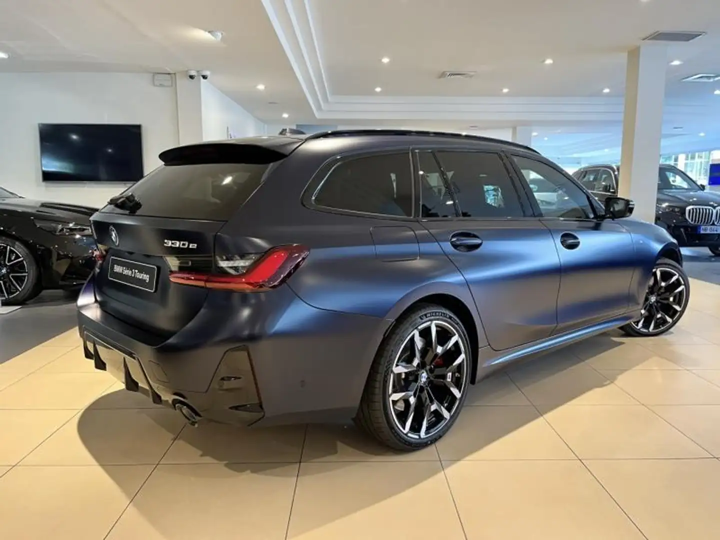BMW 330 330eA xDrive 292ch M Sport Blau - 2