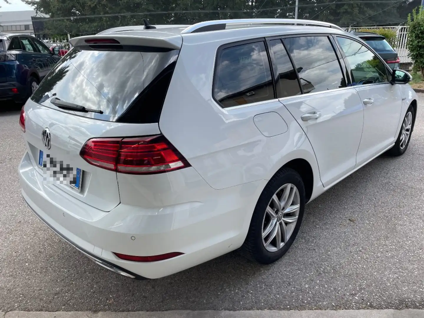Volkswagen Golf Variant 1.4 TGI Highline BlueMotion metano prezzo reale Bianco - 2