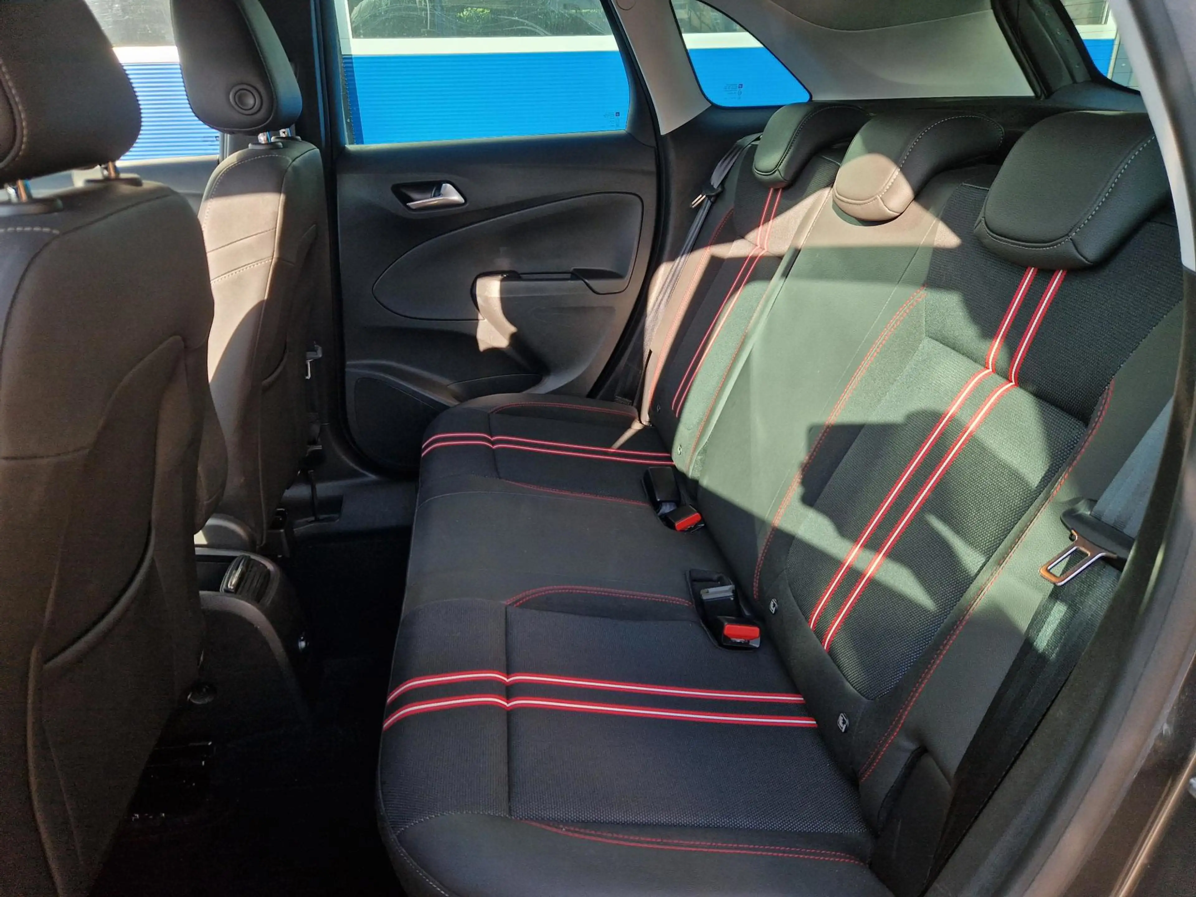 Opel Crossland 1.2 Turbo / Trekhaak / All season banden / Carplay — photo 4