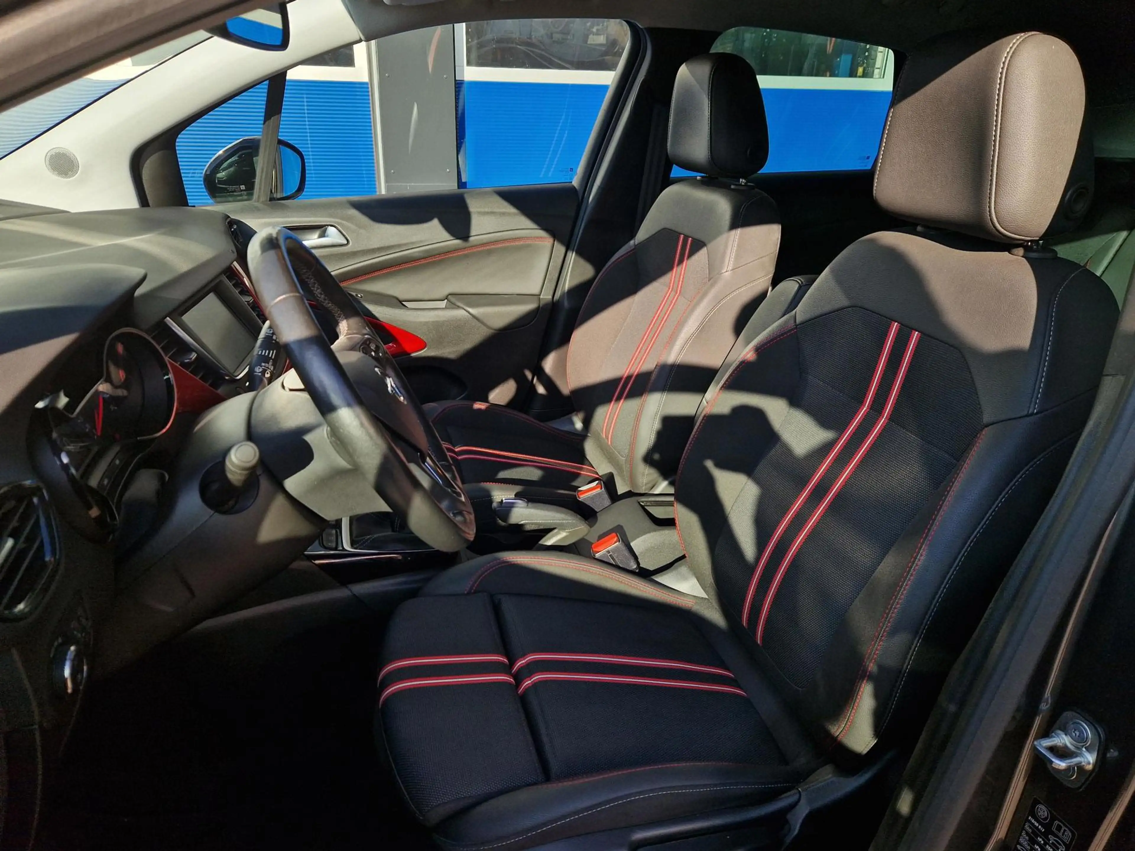 Opel Crossland 1.2 Turbo / Trekhaak / All season banden / Carplay — photo 3