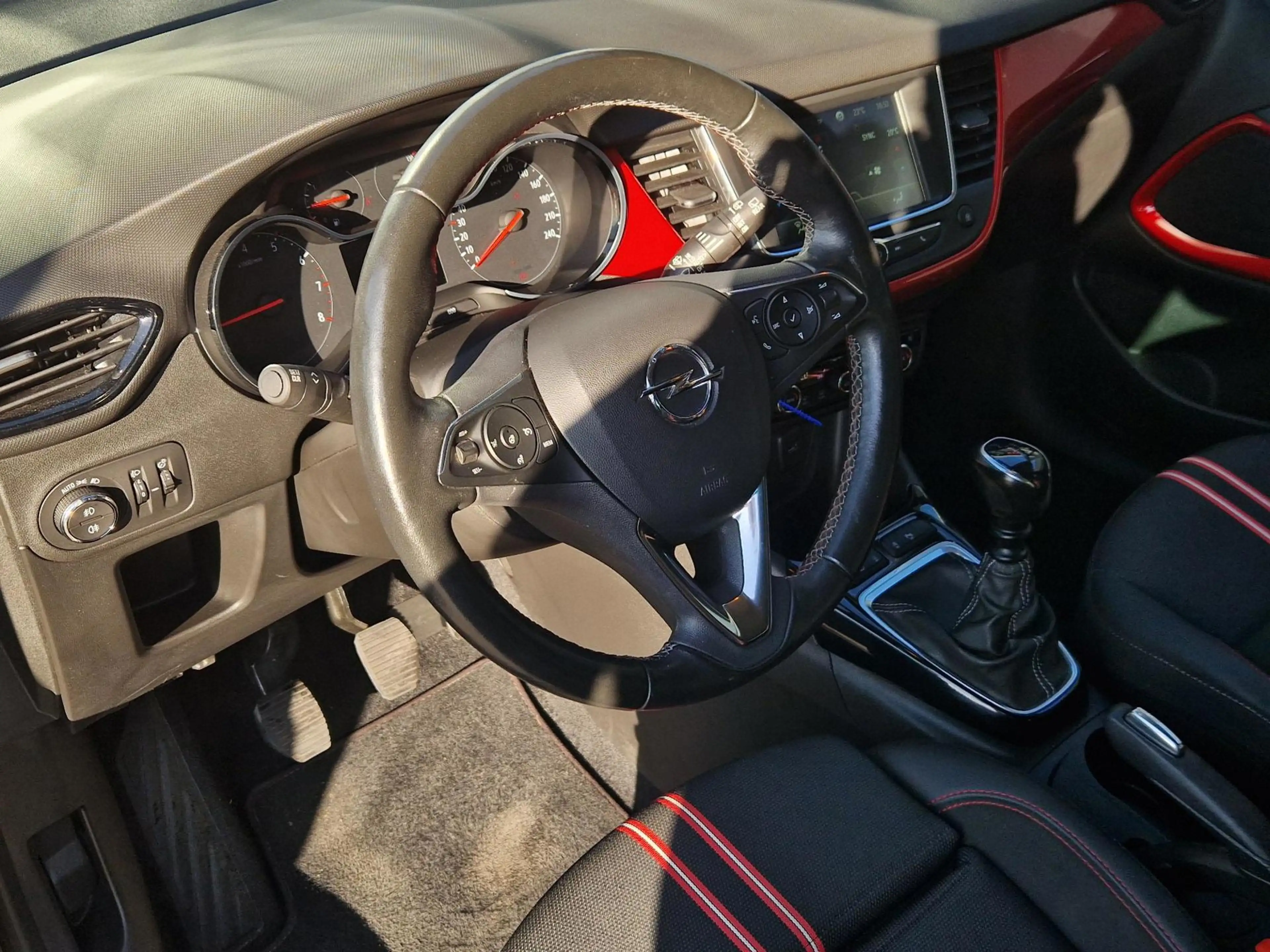 Opel Crossland 1.2 Turbo / Trekhaak / All season banden / Carplay — photo 11