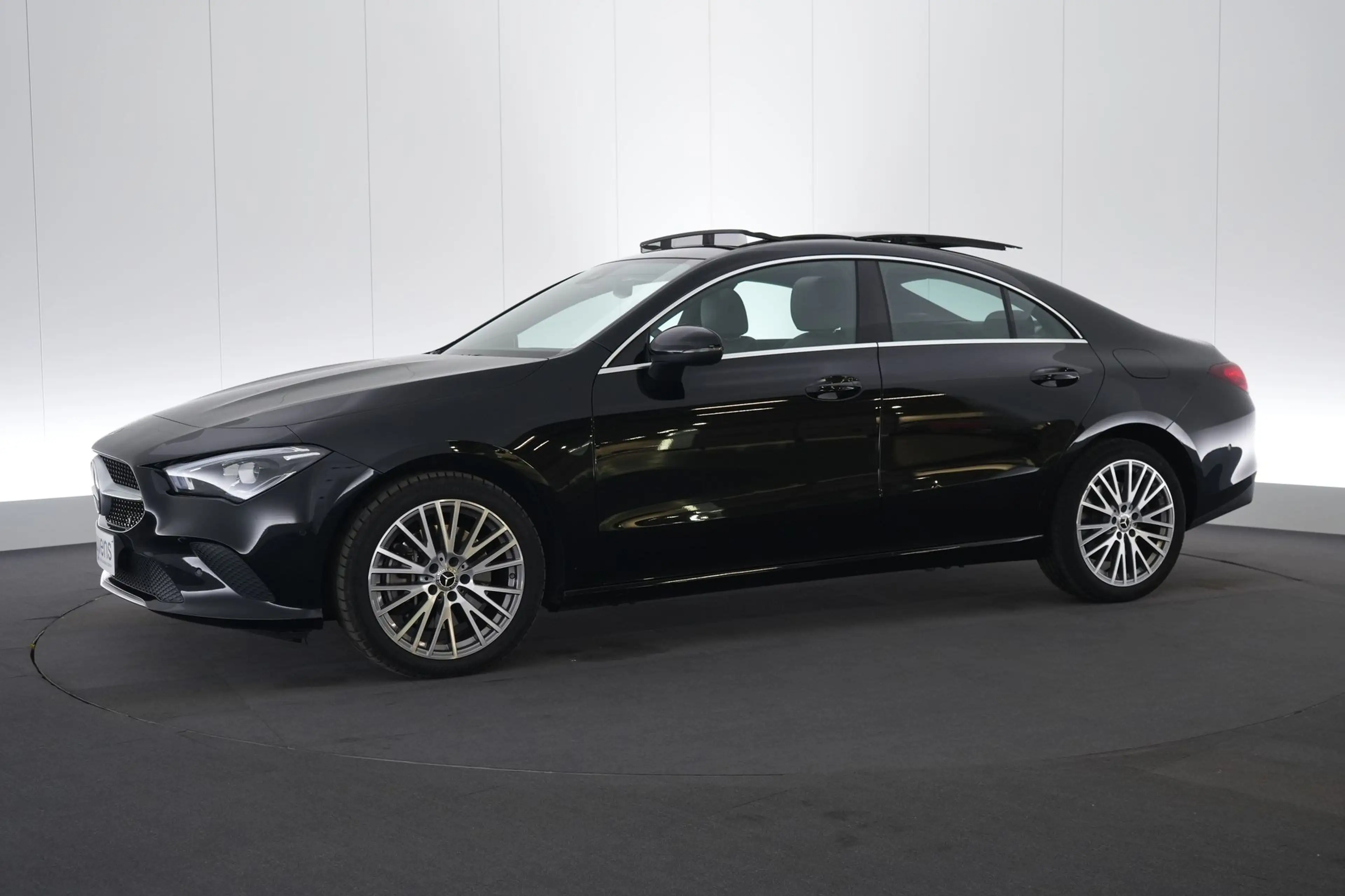 Mercedes-Benz CLA 250 250e PHEV Business Solution Luxury LEDER/CUIR LED — photo 12