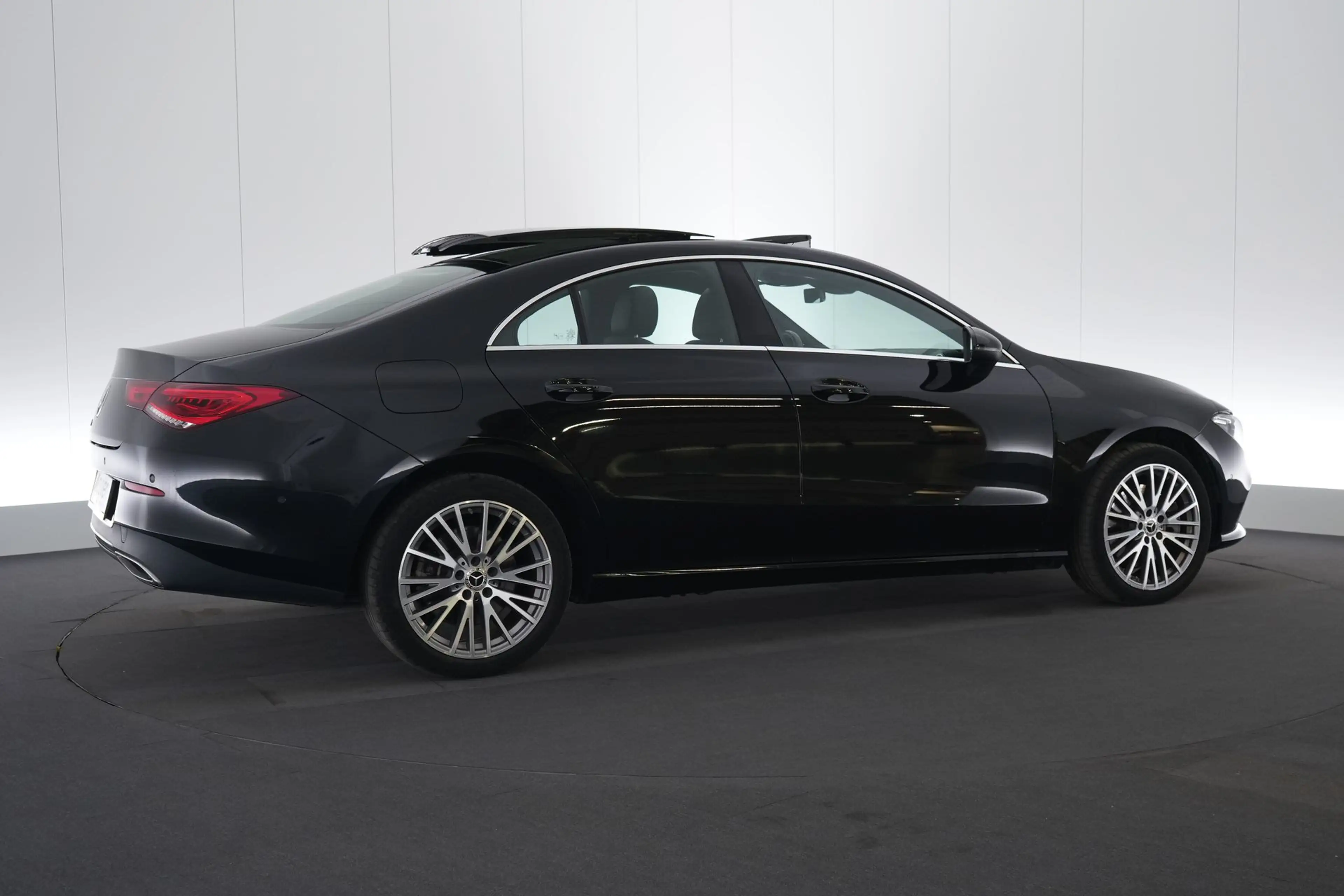 Mercedes-Benz CLA 250 250e PHEV Business Solution Luxury LEDER/CUIR LED — photo 6