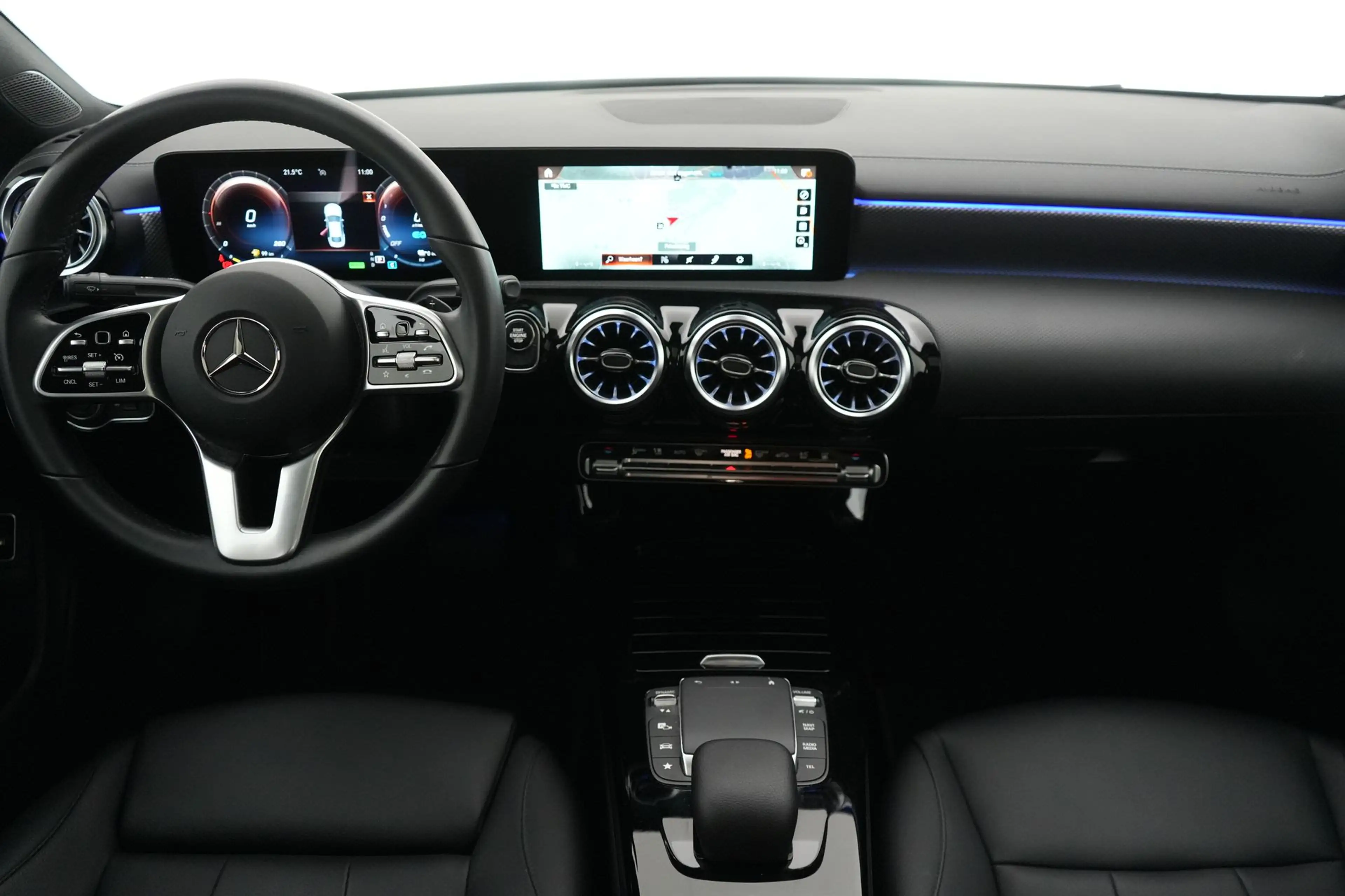 Mercedes-Benz CLA 250 250e PHEV Business Solution Luxury LEDER/CUIR LED — photo 13