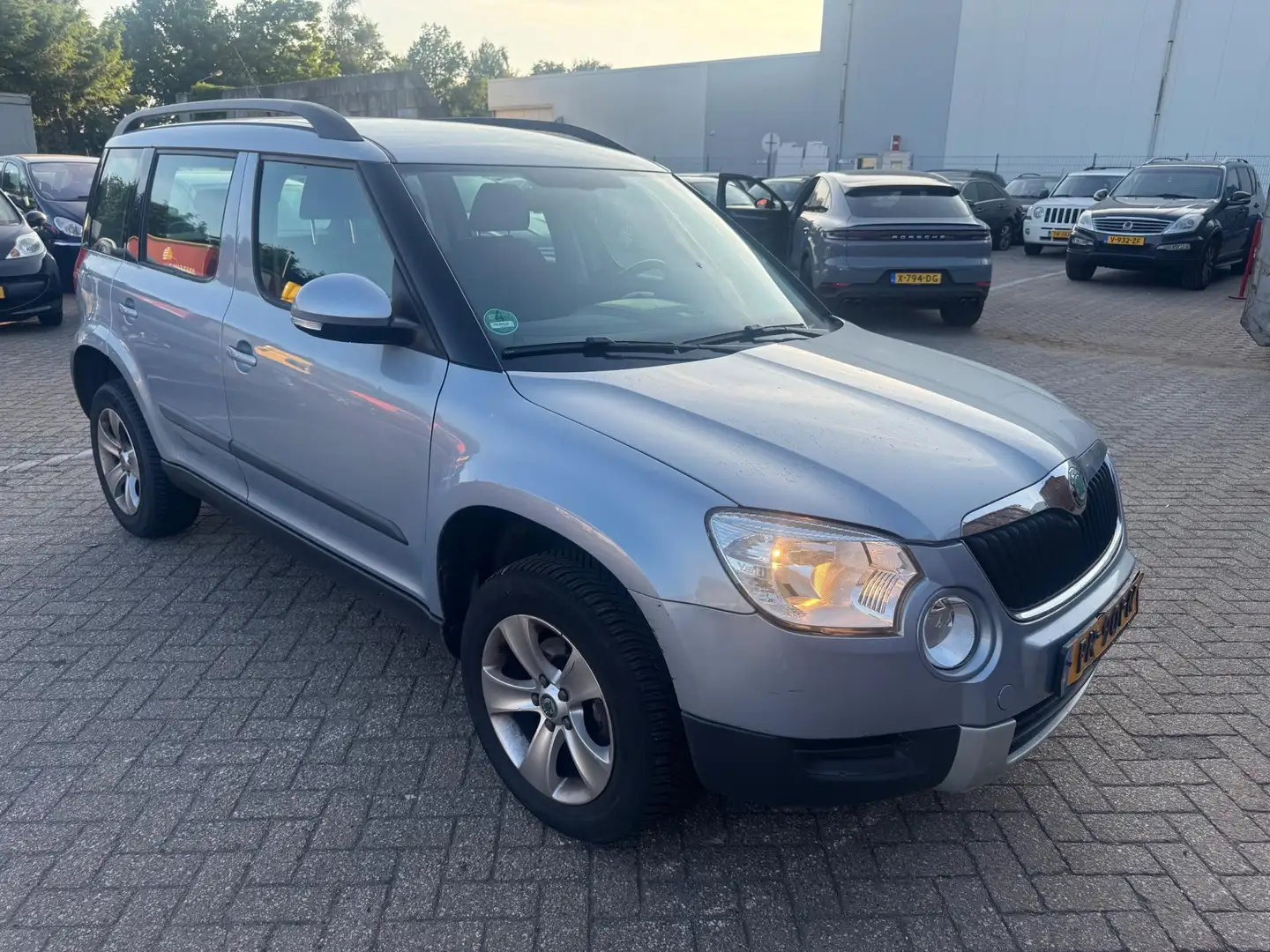 Skoda Yeti 1.2 TSI Ambition Export Blauw - 1