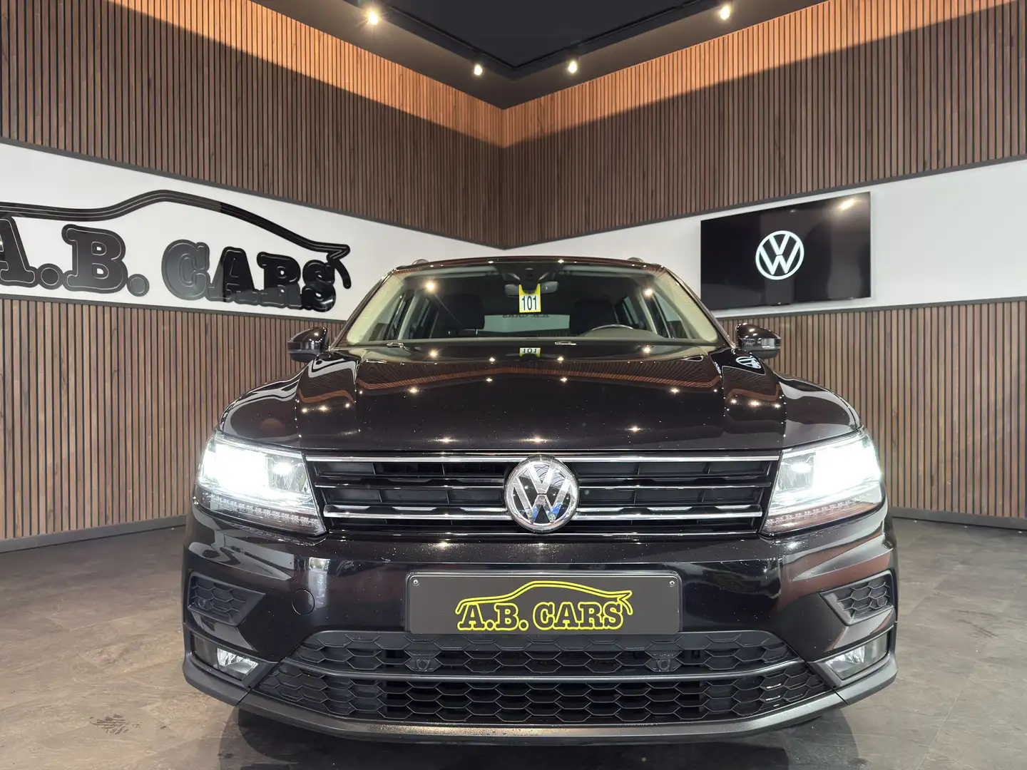 Volkswagen Tiguan 2.0 TDi *GARANTIE 12MOIS*1ER PROPRIÉTAIRE Zwart - 2