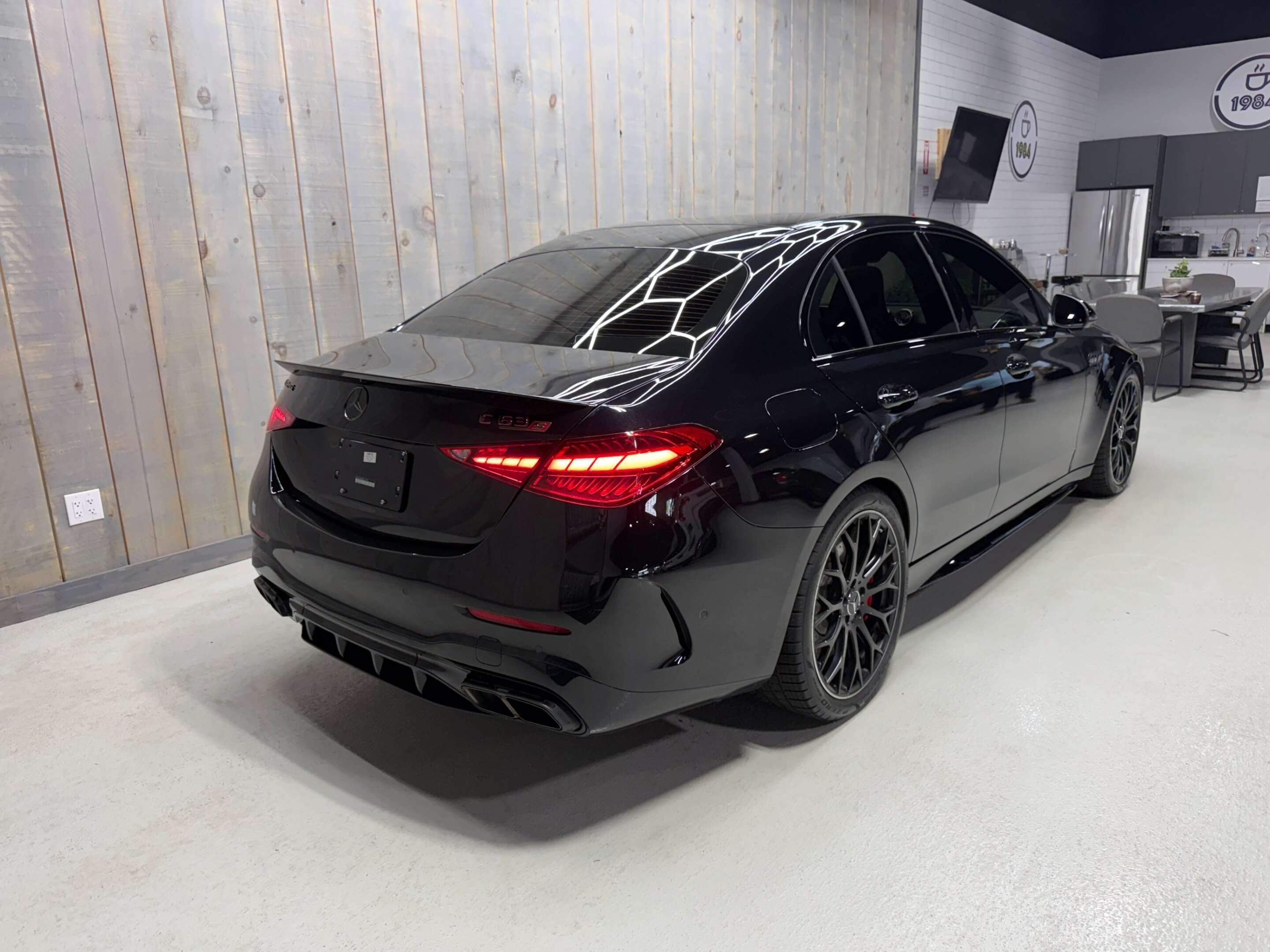 2024 Mercedes-Benz C-Class AMG C 63 S E PERFORMANCE 4MATIC+ |AKRAPOVIC EXHAUS — снимка 1