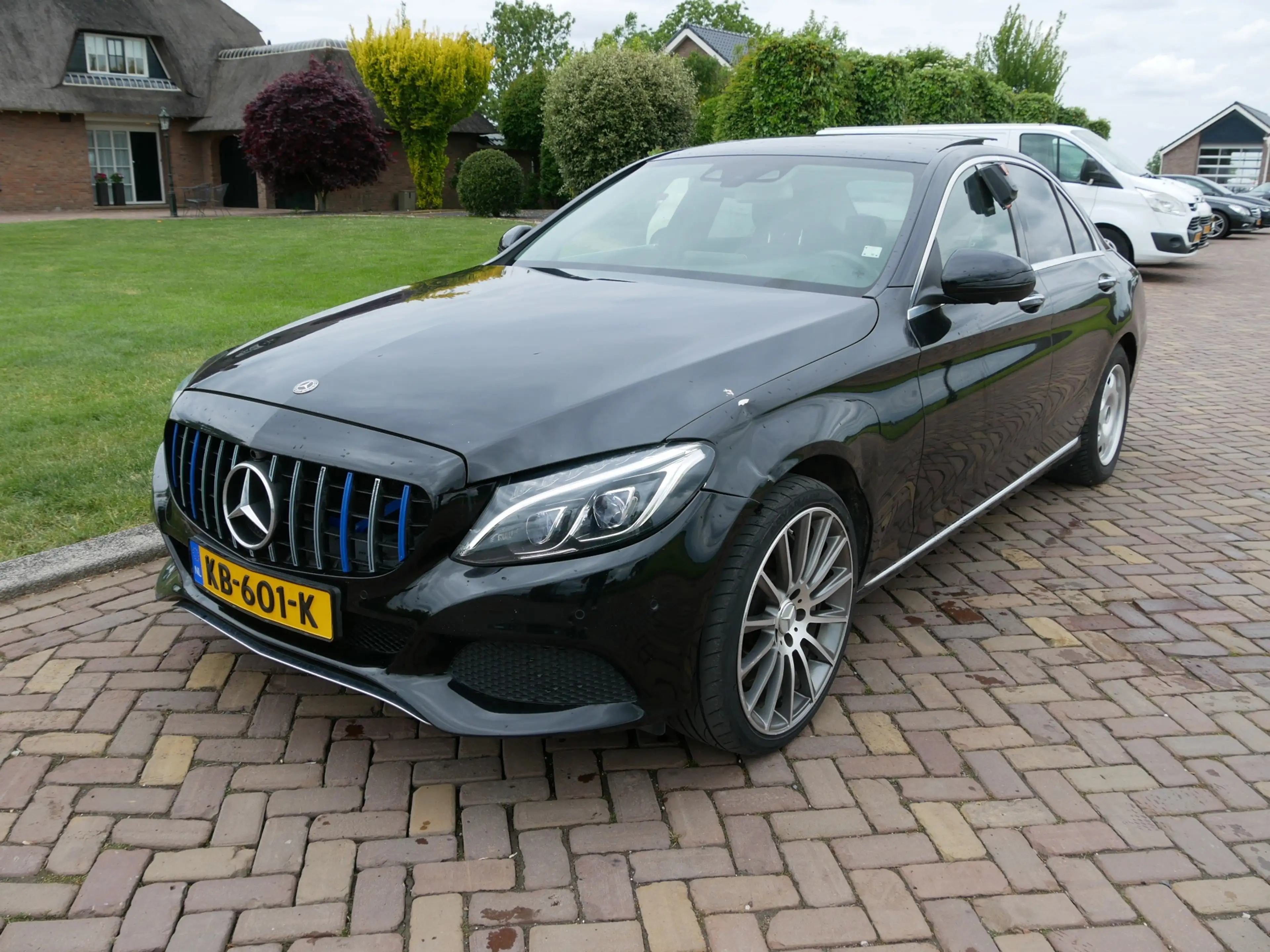Mercedes-Benz C 350 e Lease Edition PANO BURMESTER ** 11999 NETTO ** — photo 4