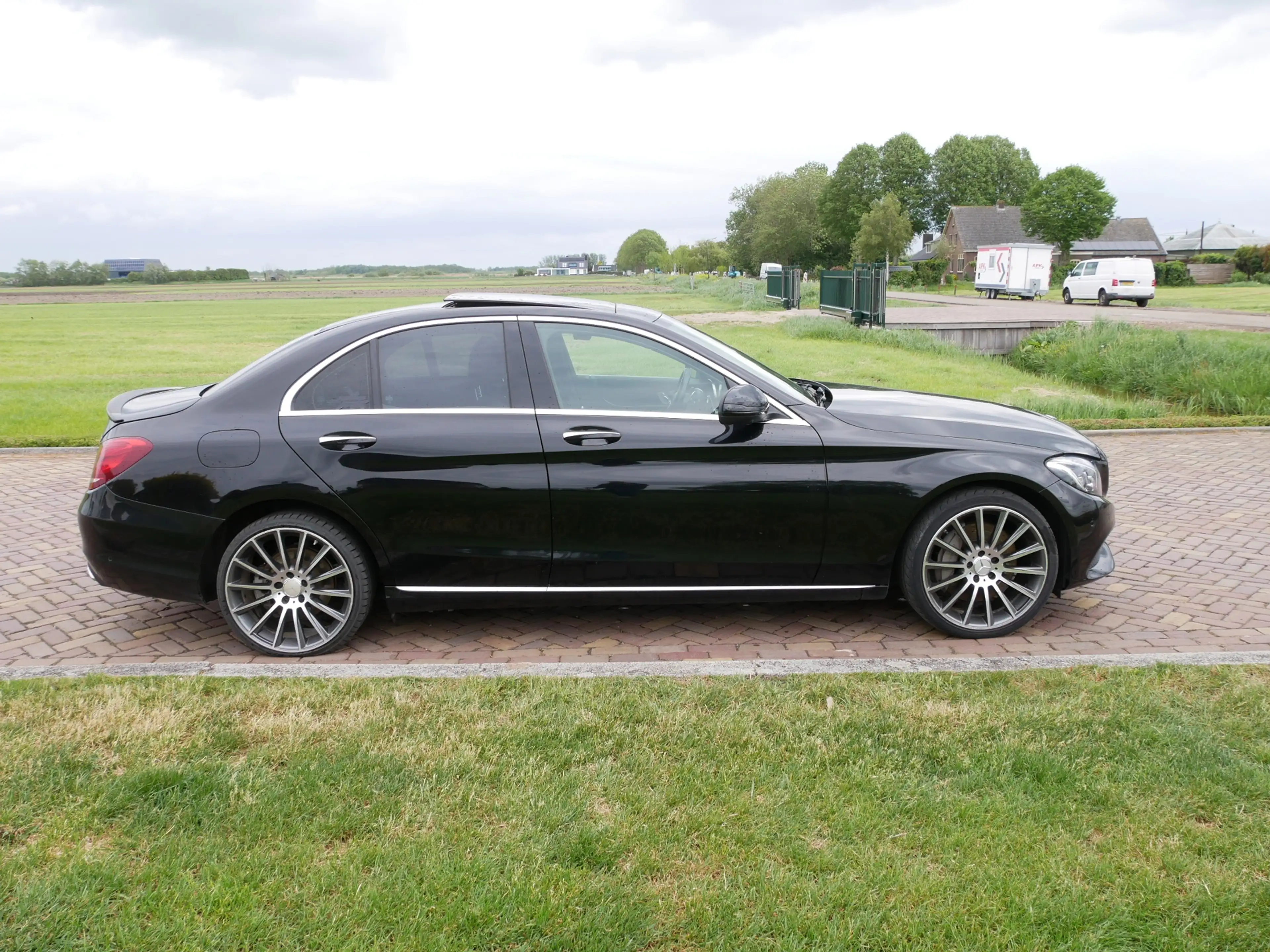 Mercedes-Benz C 350 e Lease Edition PANO BURMESTER ** 11999 NETTO ** — photo 6
