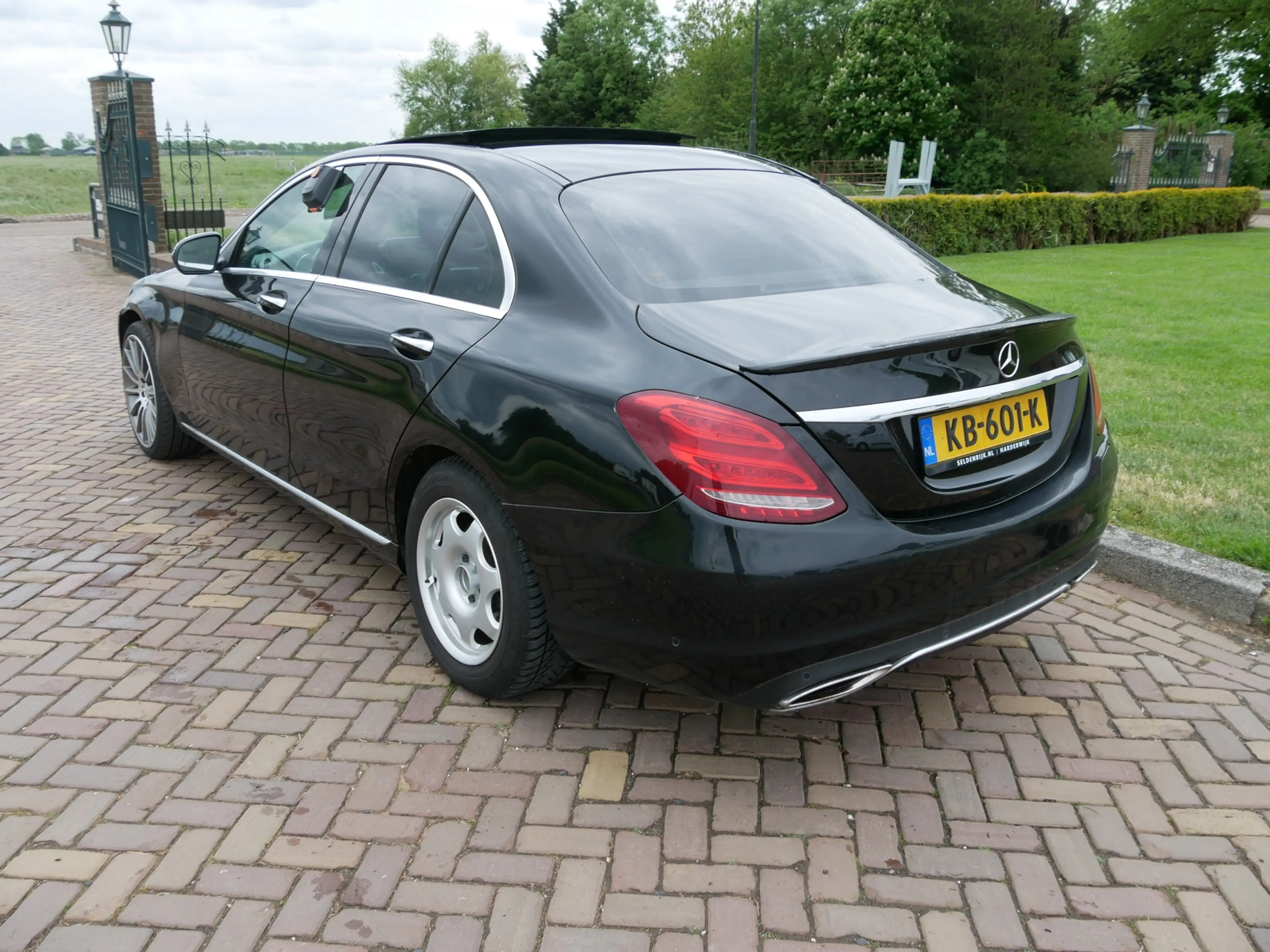 Mercedes-Benz C 350 e Lease Edition PANO BURMESTER ** 11999 NETTO ** — photo 9