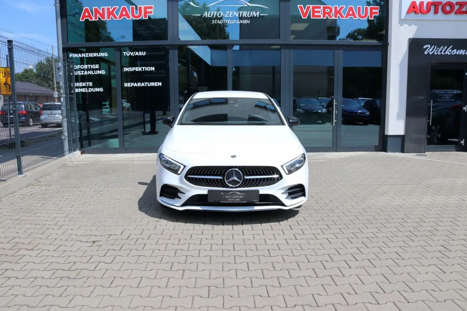 Mercedes-Benz A 200 4Matic AMG Line Night Paket MBUX Business Blanc - 2
