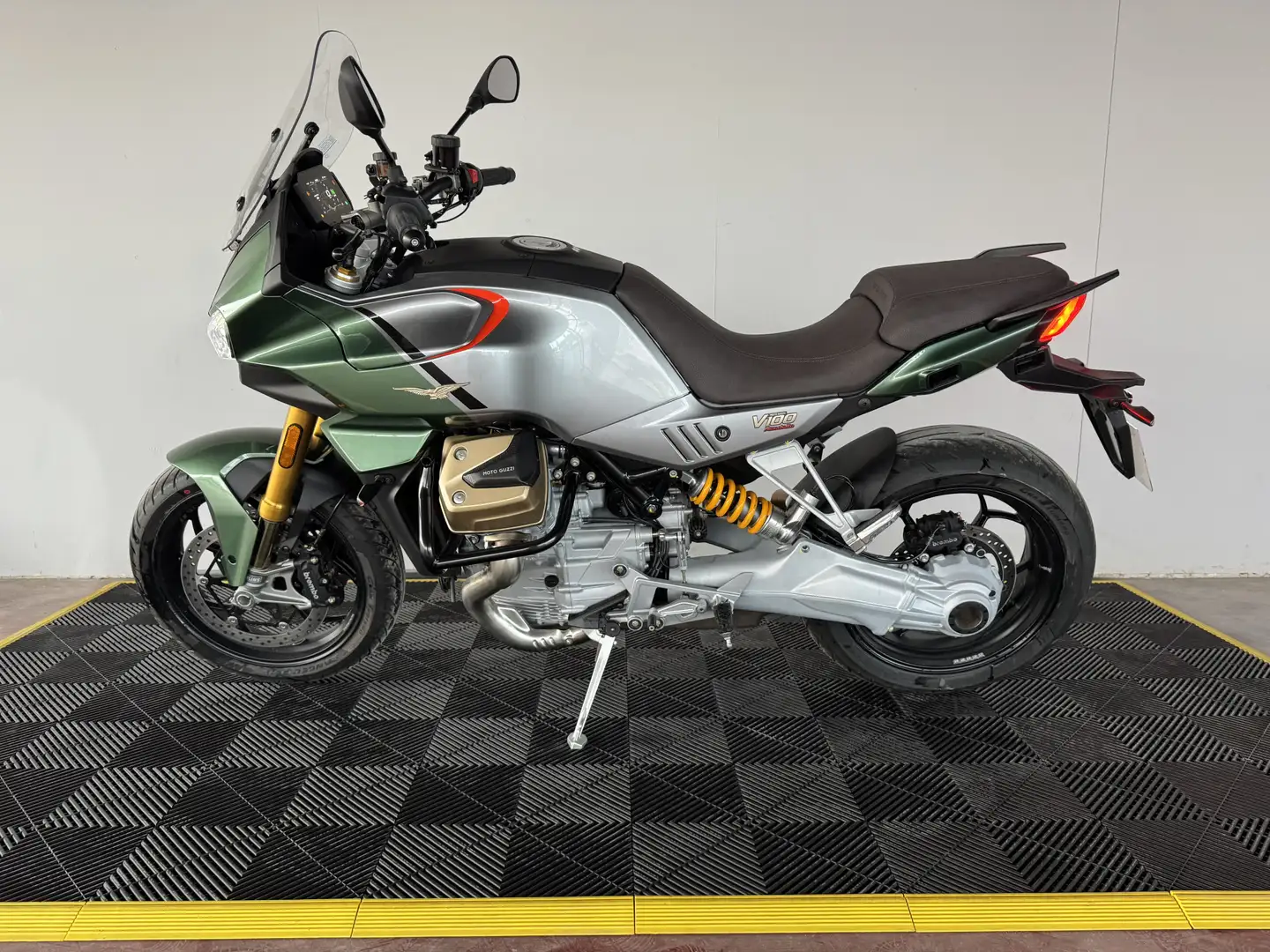 Moto Guzzi V 100 Vert - 1