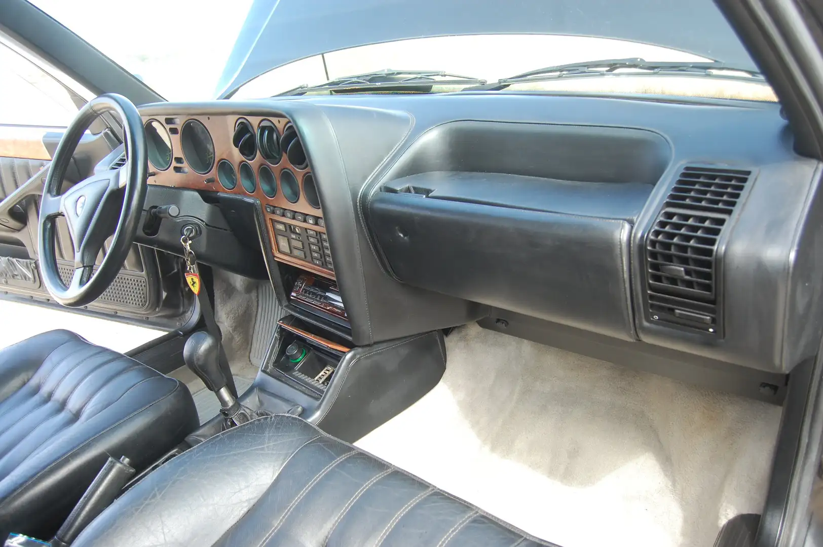 Lancia Thema Thema 8.32 Negro - 2