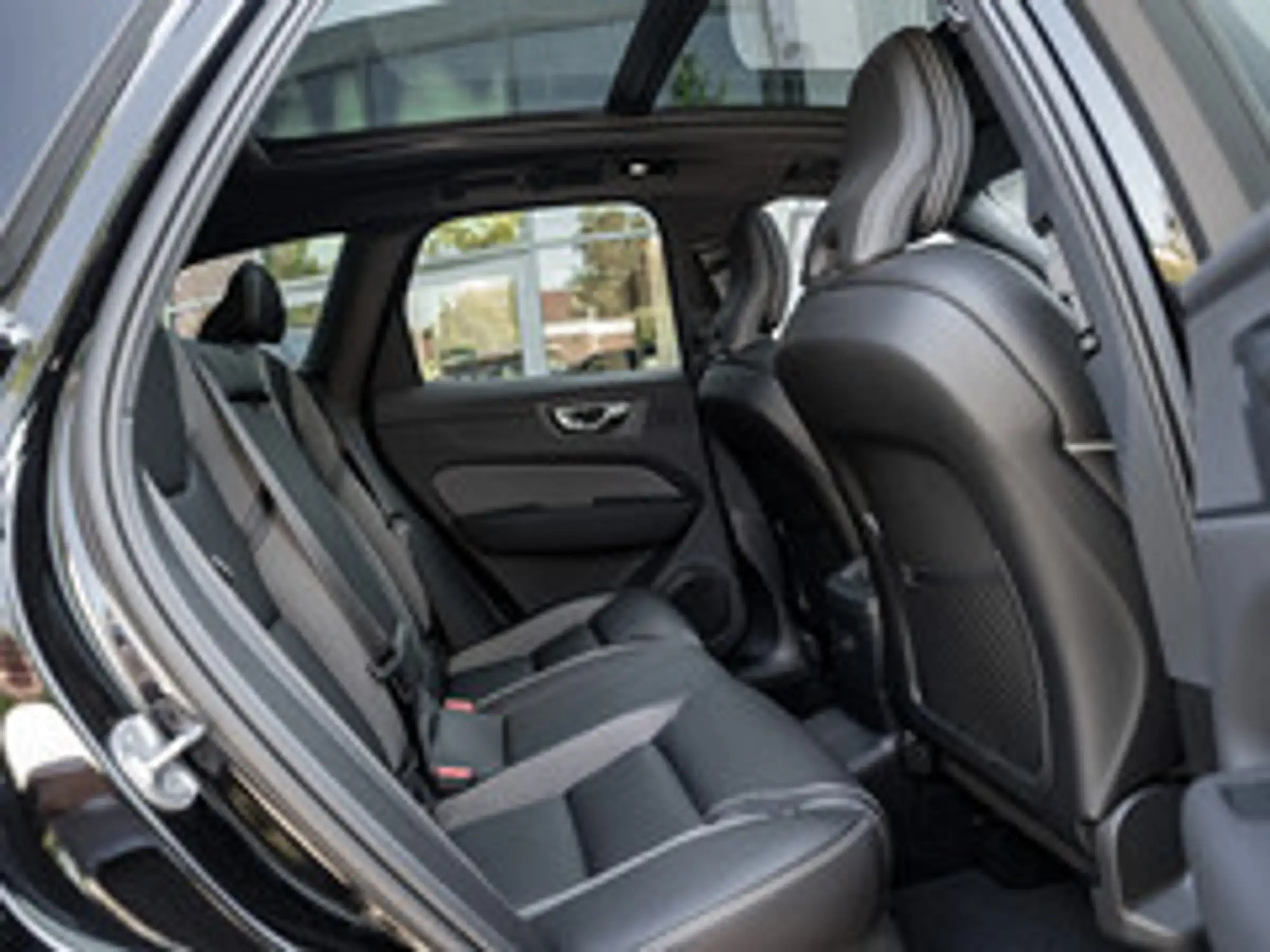 Volvo XC60 T6 Ultra Black Edition *Gewerbekunden* — photo 4