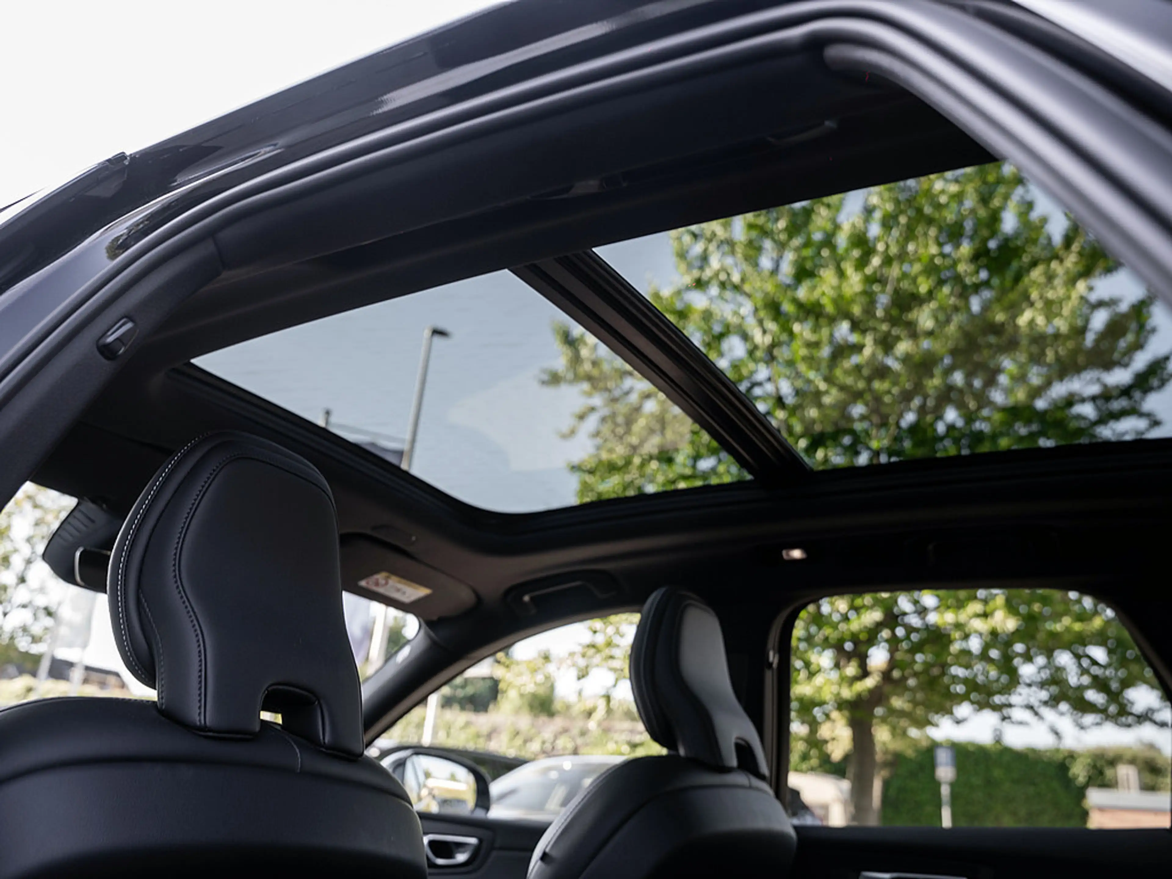 Volvo XC60 T6 Ultra Black Edition *Gewerbekunden* — photo 7