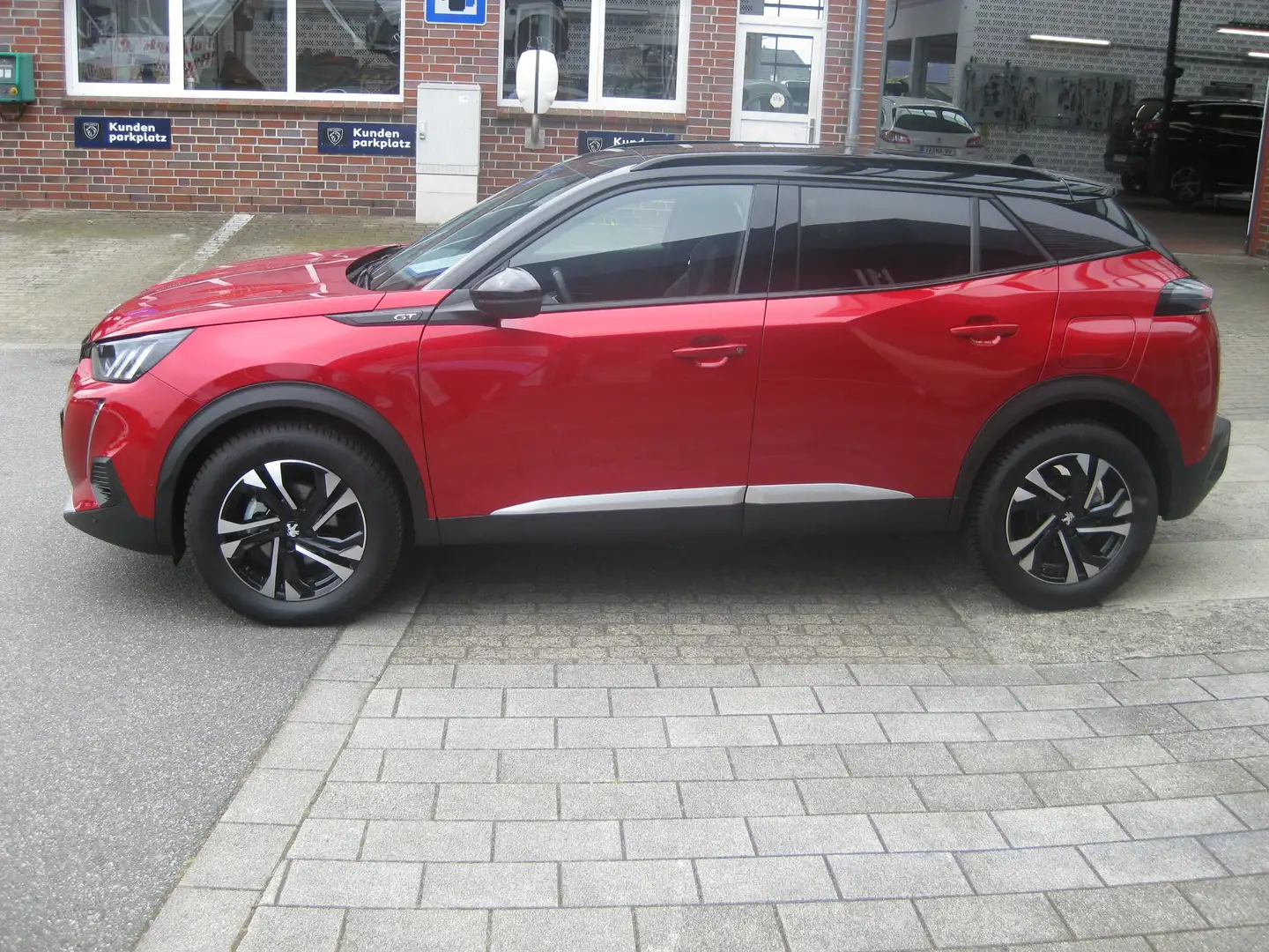 Peugeot 2008 Pure Tech 130 GT++SHZ++GLASDACH++NAVI Rojo - 2