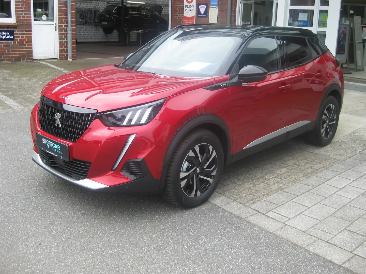 Peugeot 2008 Pure Tech 130 GT++SHZ++GLASDACH++NAVI Rojo - 1
