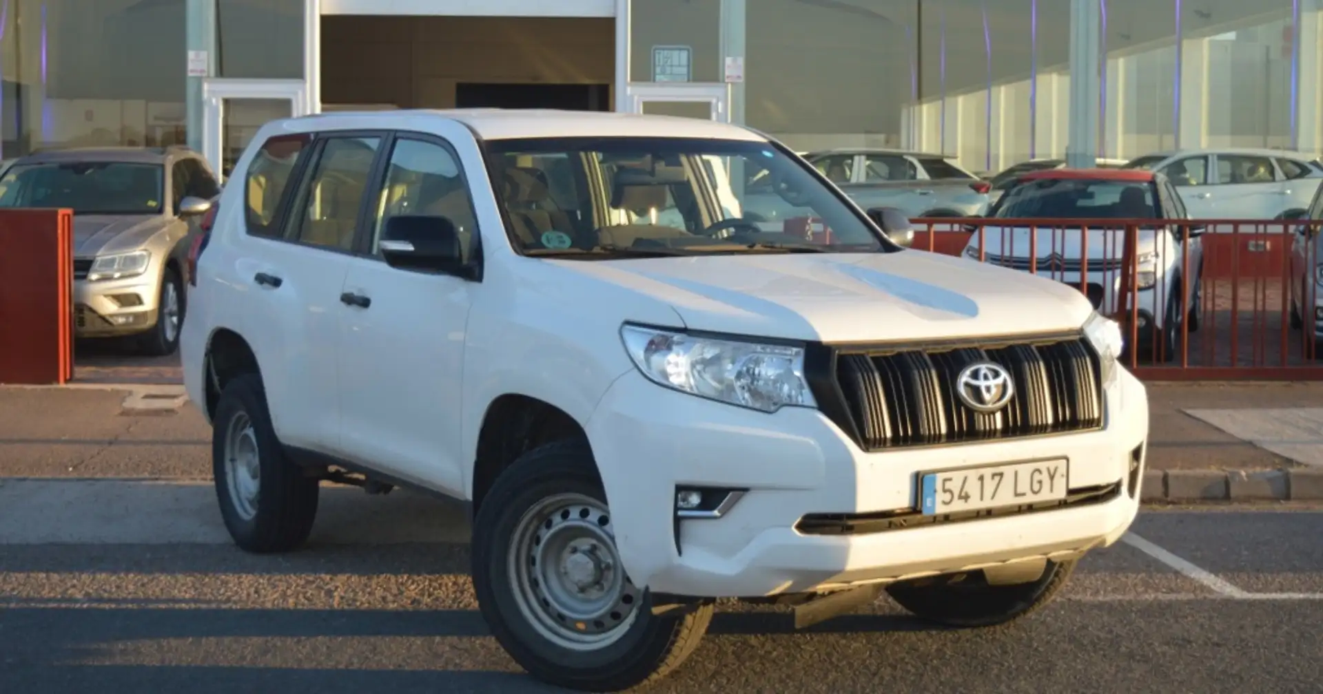 Toyota Land Cruiser D-4D GX 7 plazas Blanco - 2