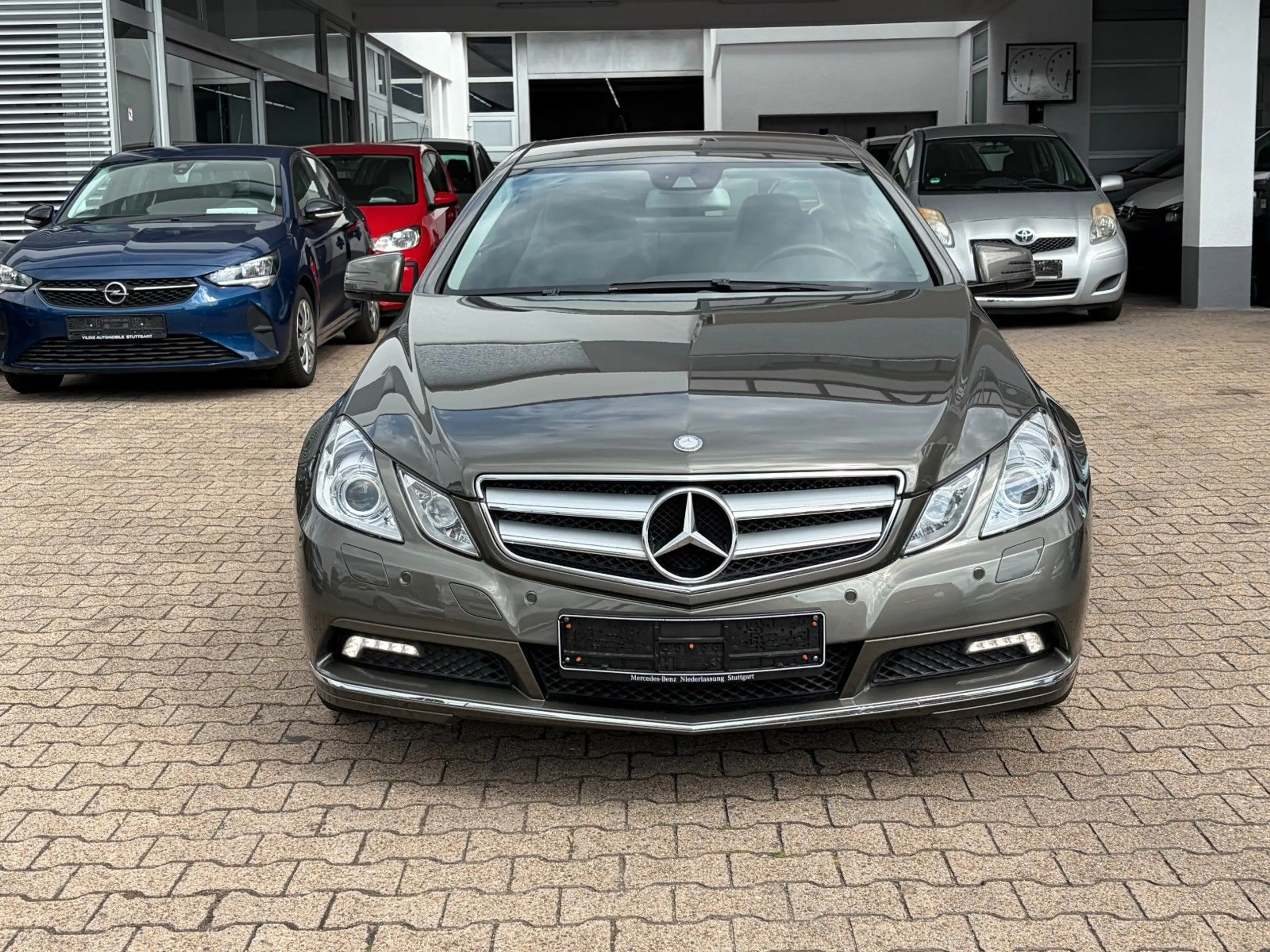 Mercedes-Benz E 250 E Coupe CGI BlueEfficiency*ERSTE HAND* — photo 2