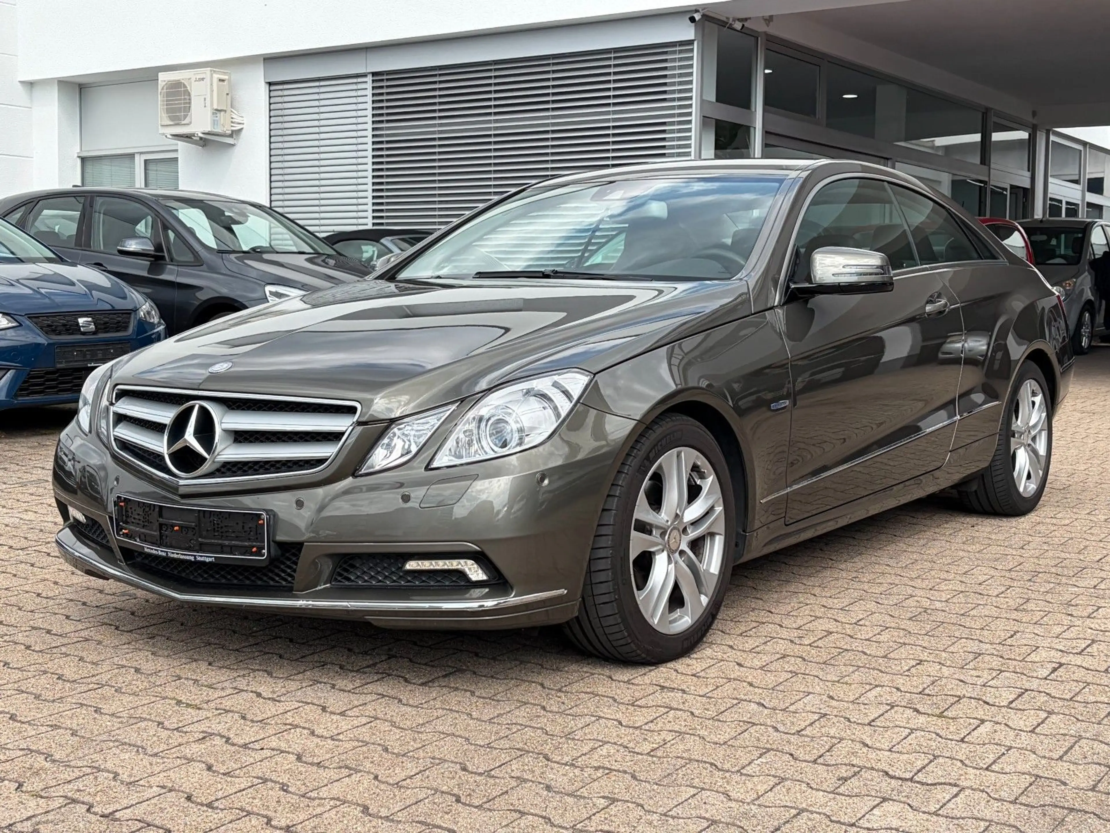 Mercedes-Benz E 250 E Coupe CGI BlueEfficiency*ERSTE HAND*
