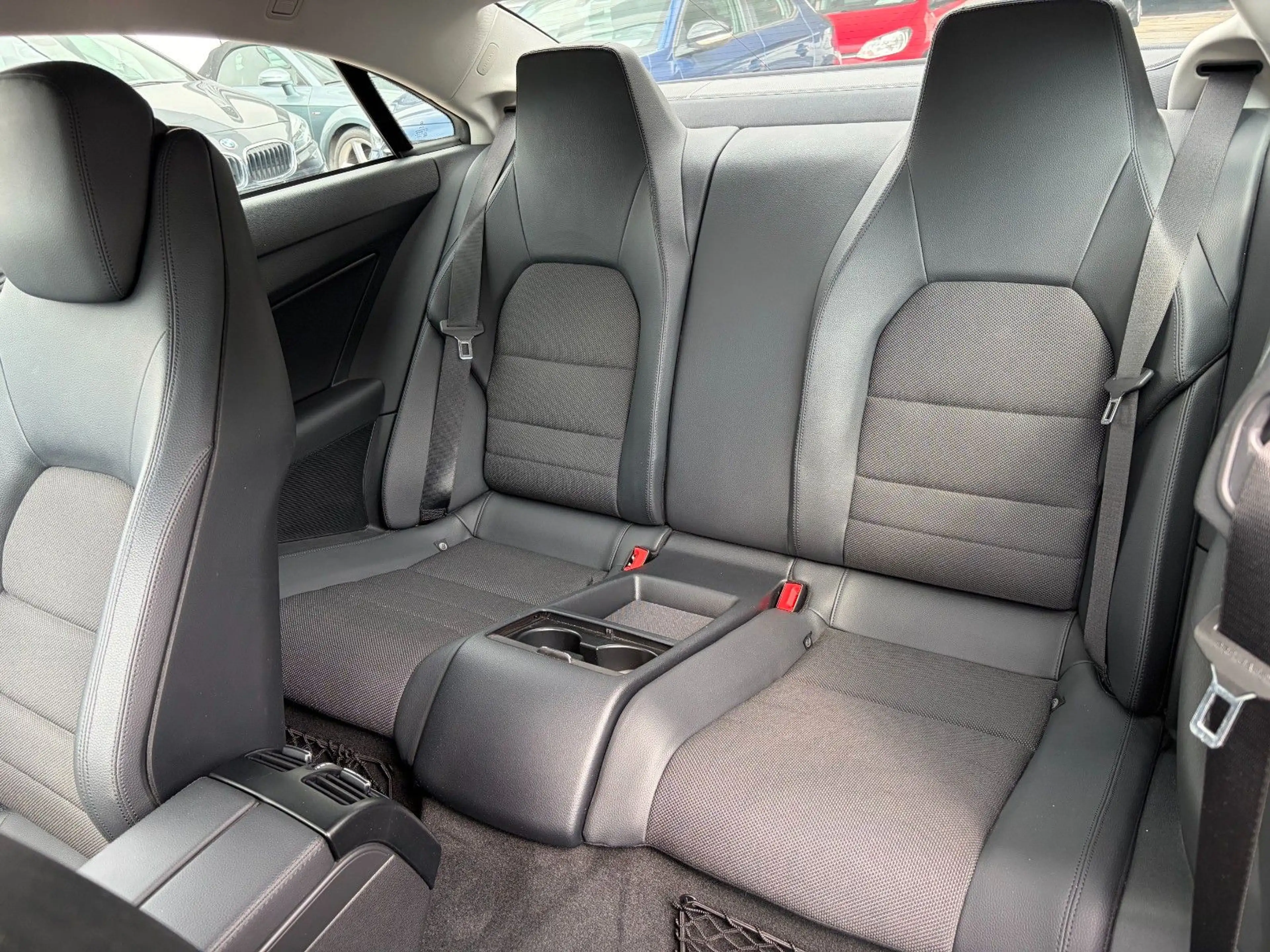Mercedes-Benz E 250 E Coupe CGI BlueEfficiency*ERSTE HAND* — photo 14