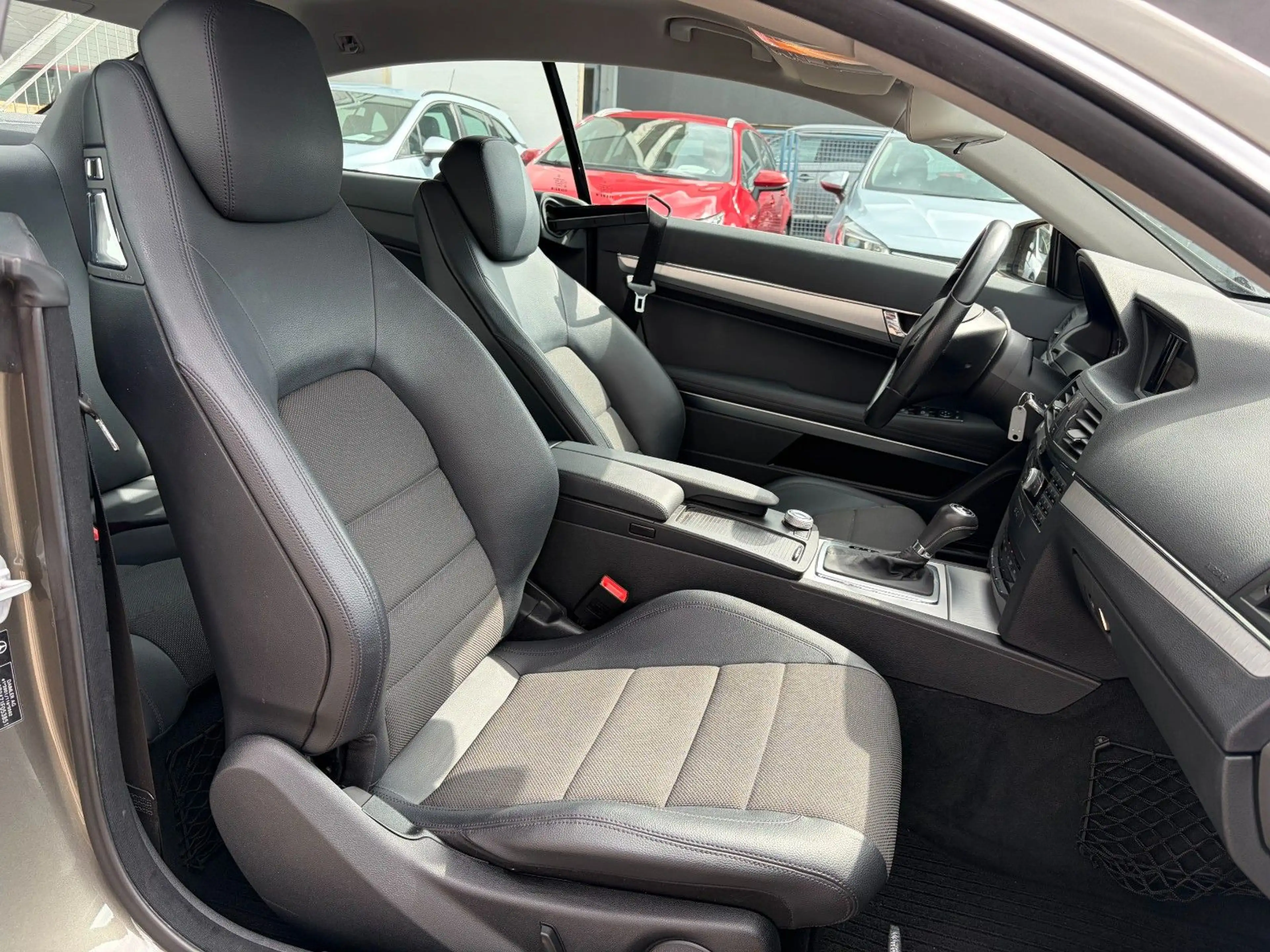 Mercedes-Benz E 250 E Coupe CGI BlueEfficiency*ERSTE HAND* — photo 13