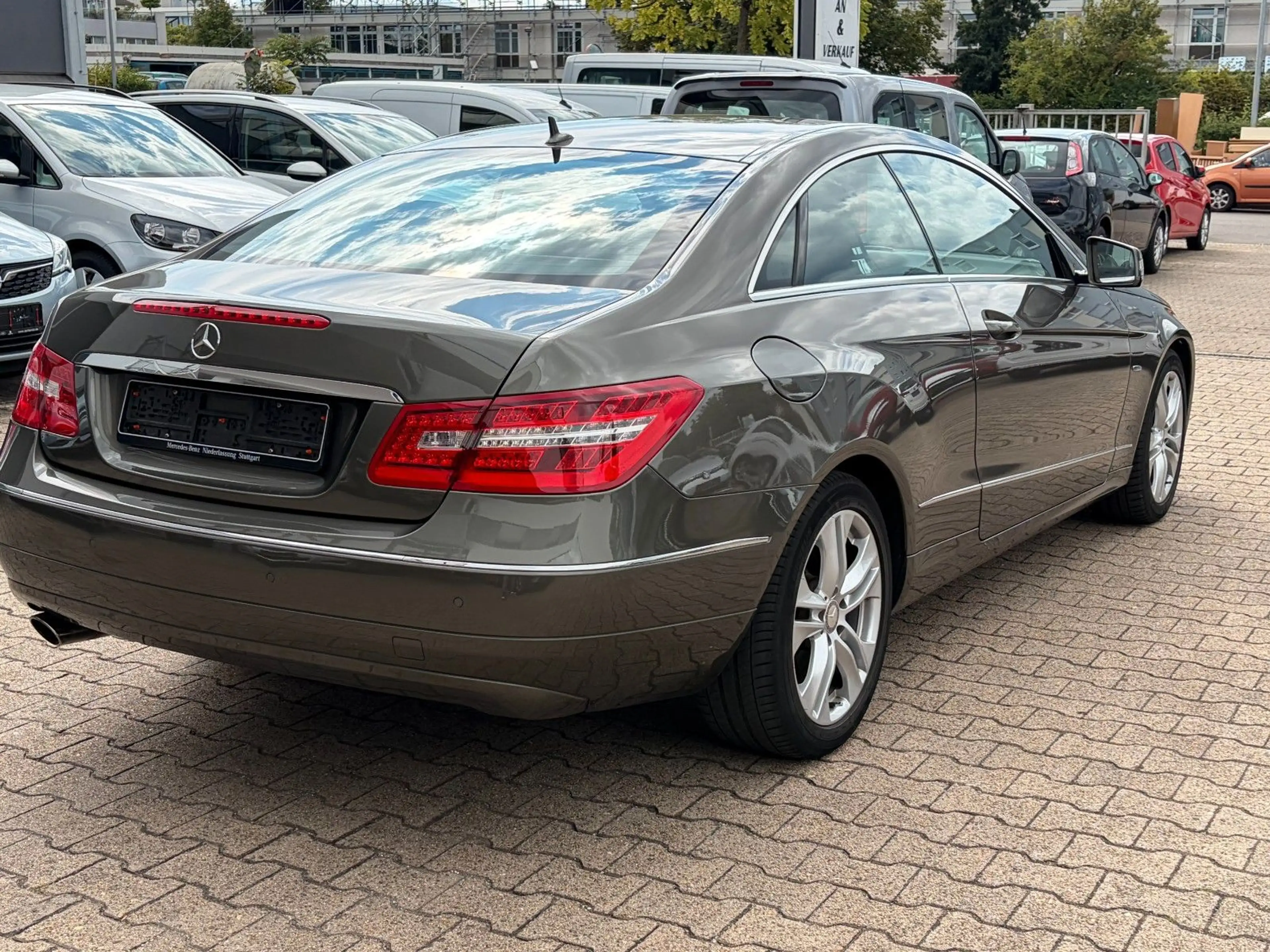 Mercedes-Benz E 250 E Coupe CGI BlueEfficiency*ERSTE HAND* — photo 5