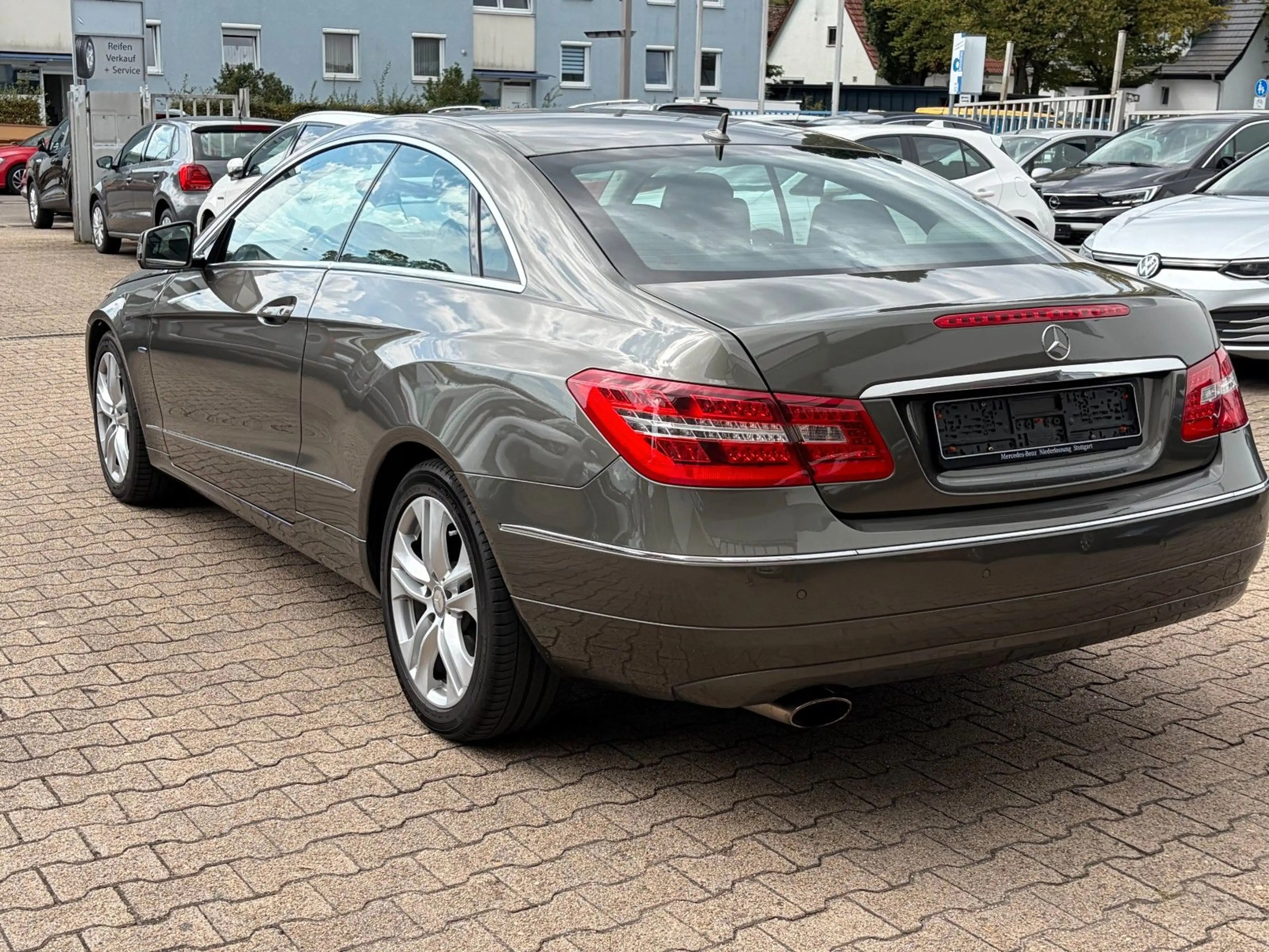 Mercedes-Benz E 250 E Coupe CGI BlueEfficiency*ERSTE HAND* — photo 7
