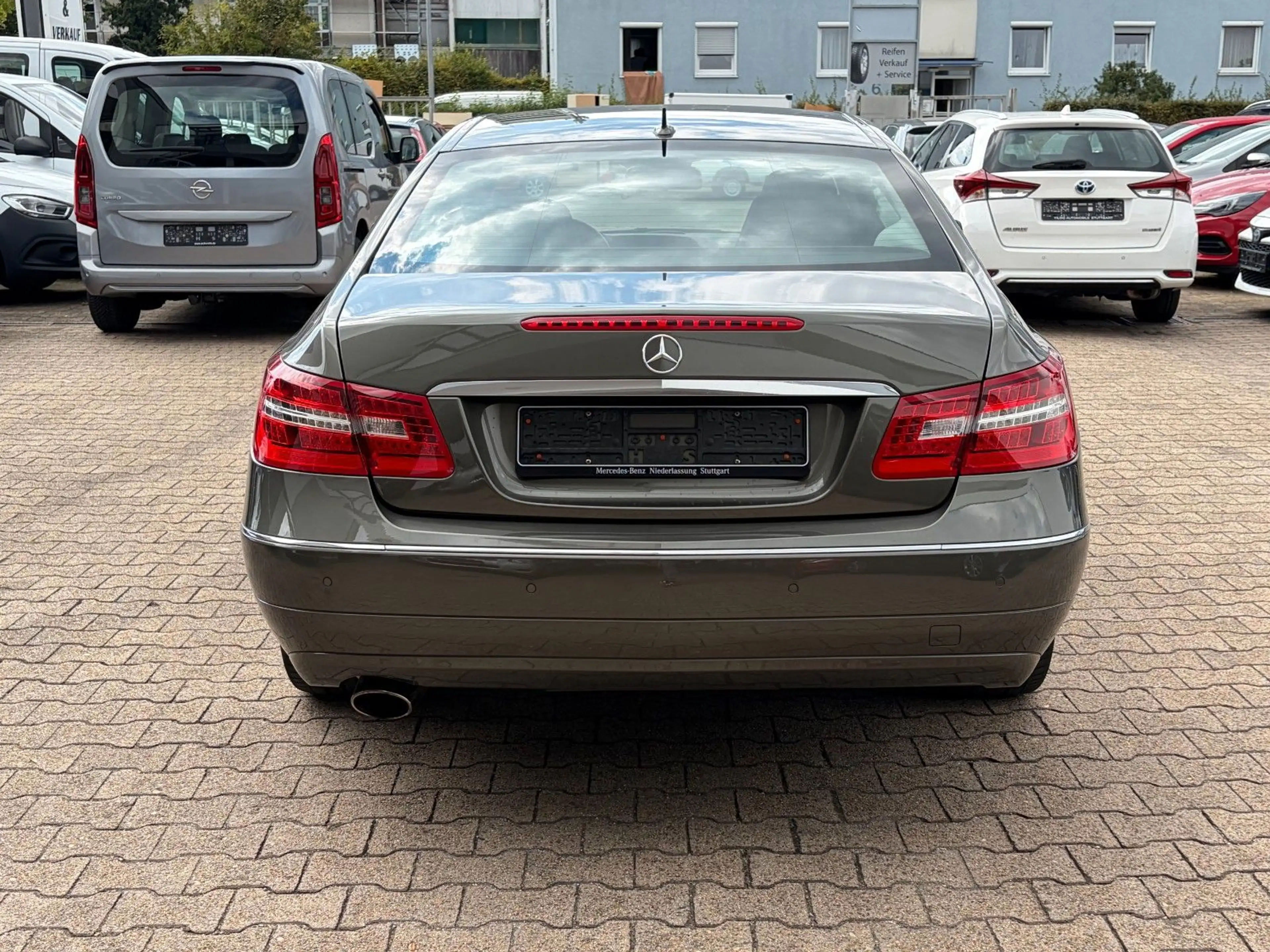 Mercedes-Benz E 250 E Coupe CGI BlueEfficiency*ERSTE HAND* — photo 6