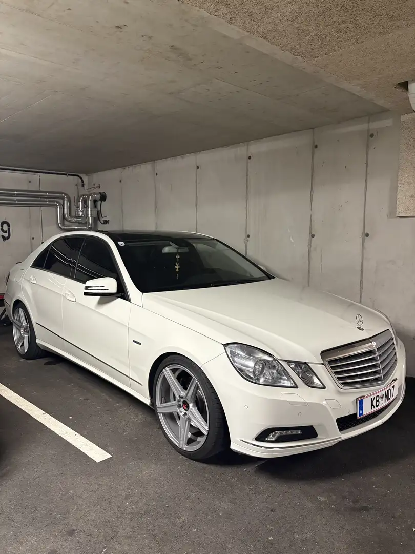 Mercedes-Benz E 350 CGI BlueEfficiency Elegance Aut. - 1