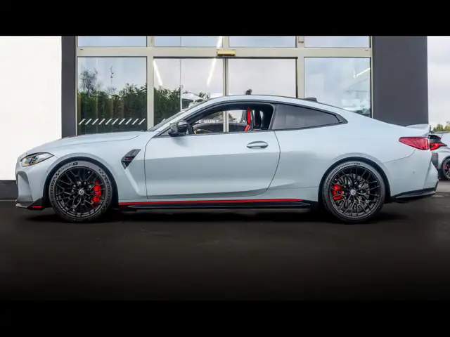 BMW M4 view 2