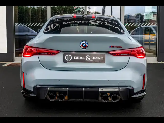 BMW M4 view 4